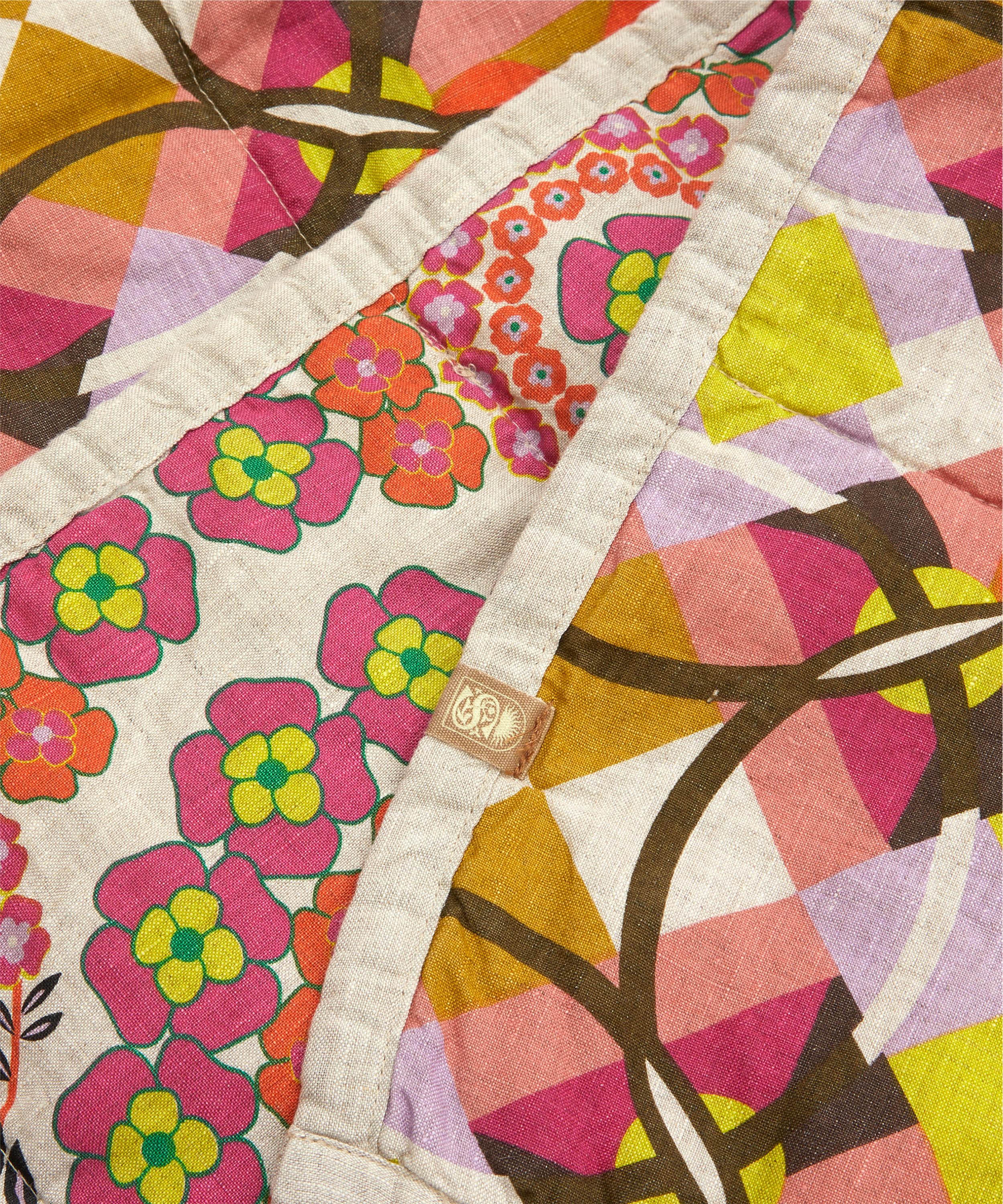 Society of Wanderers - Gogo and Gigi Floral Double Sided Standard Quilt image number 3