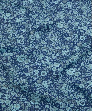 Liberty Fabrics - Emily Silhouette Flower Lasenby Cotton image number 3