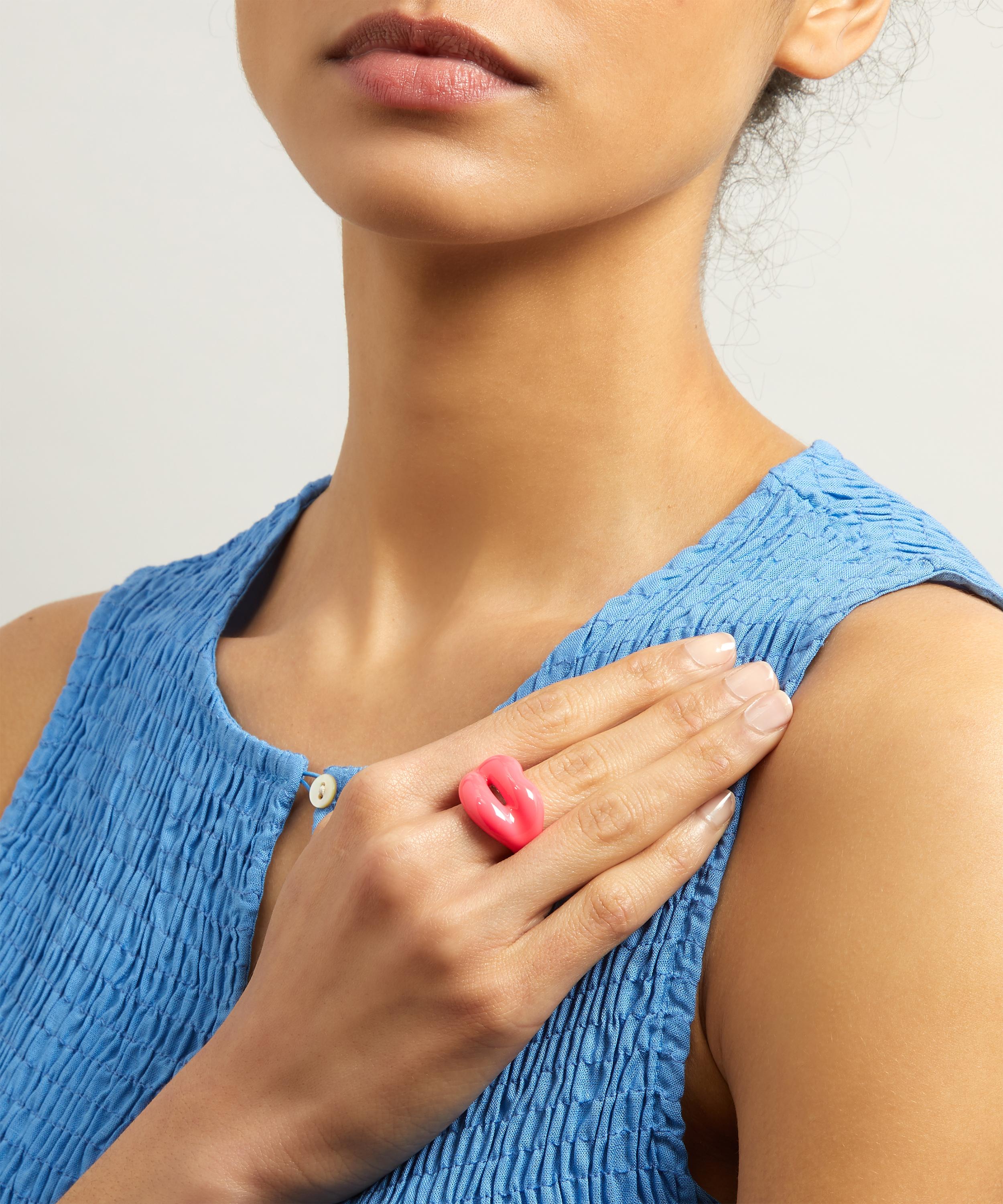 Solange Azagury-Partridge - Neon Pink Hotlips Ring image number 2