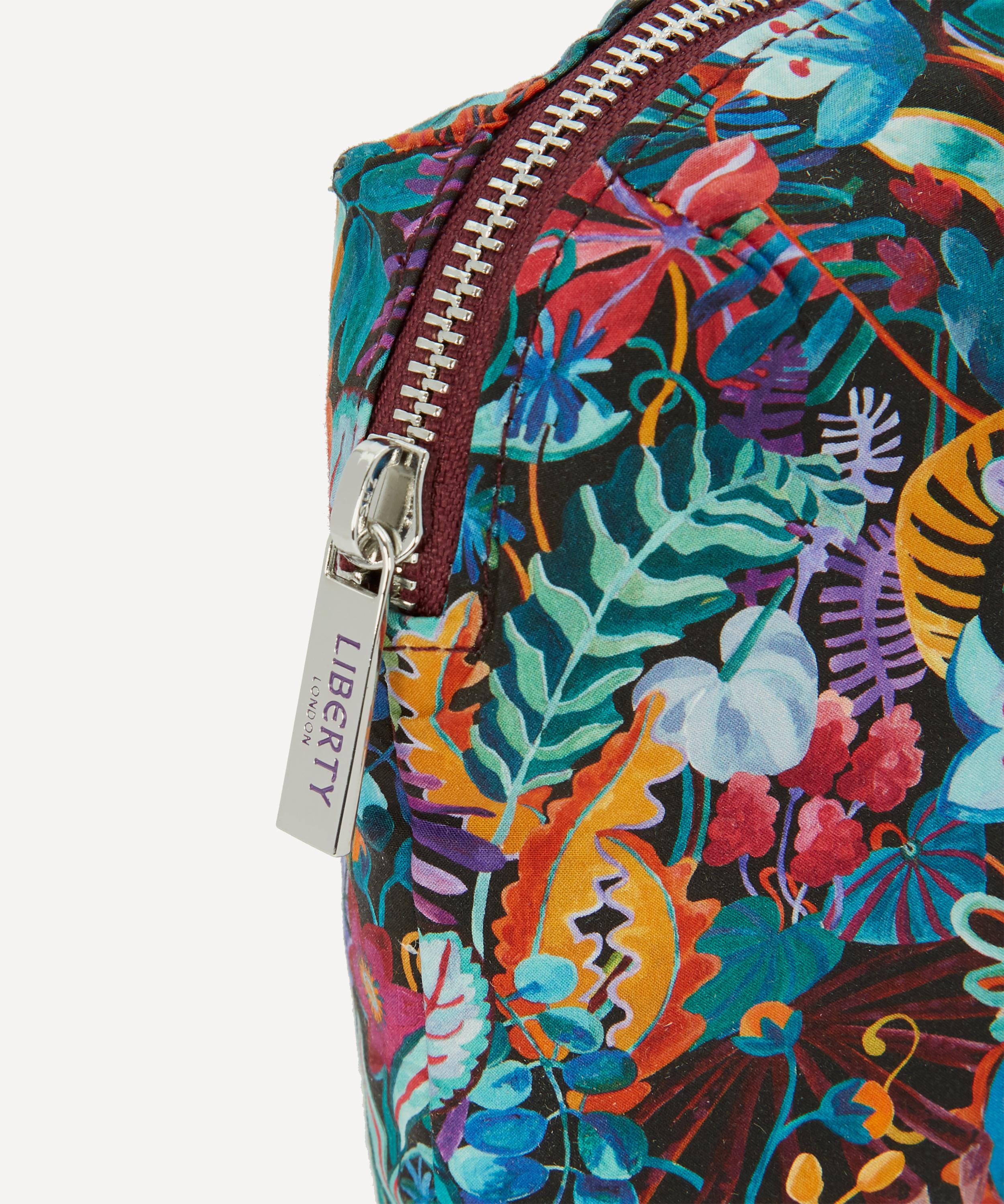 Liberty - Tropic Like It&rsquo;s Hot Summer Beauty Kit image number 4