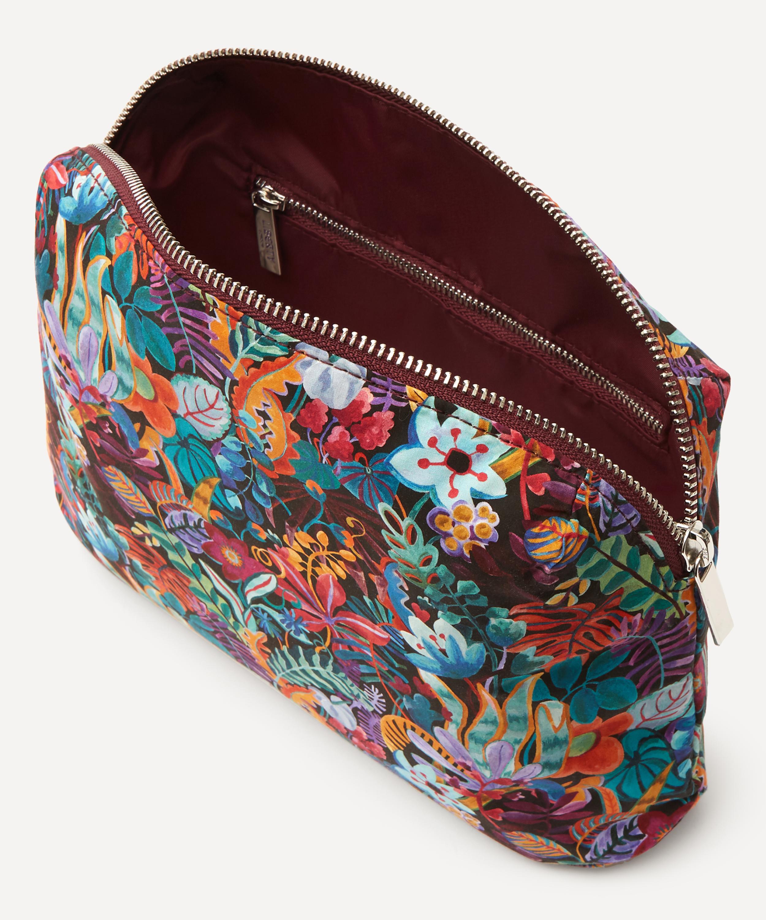 Liberty - Tropic Like It&rsquo;s Hot Summer Beauty Kit image number 5