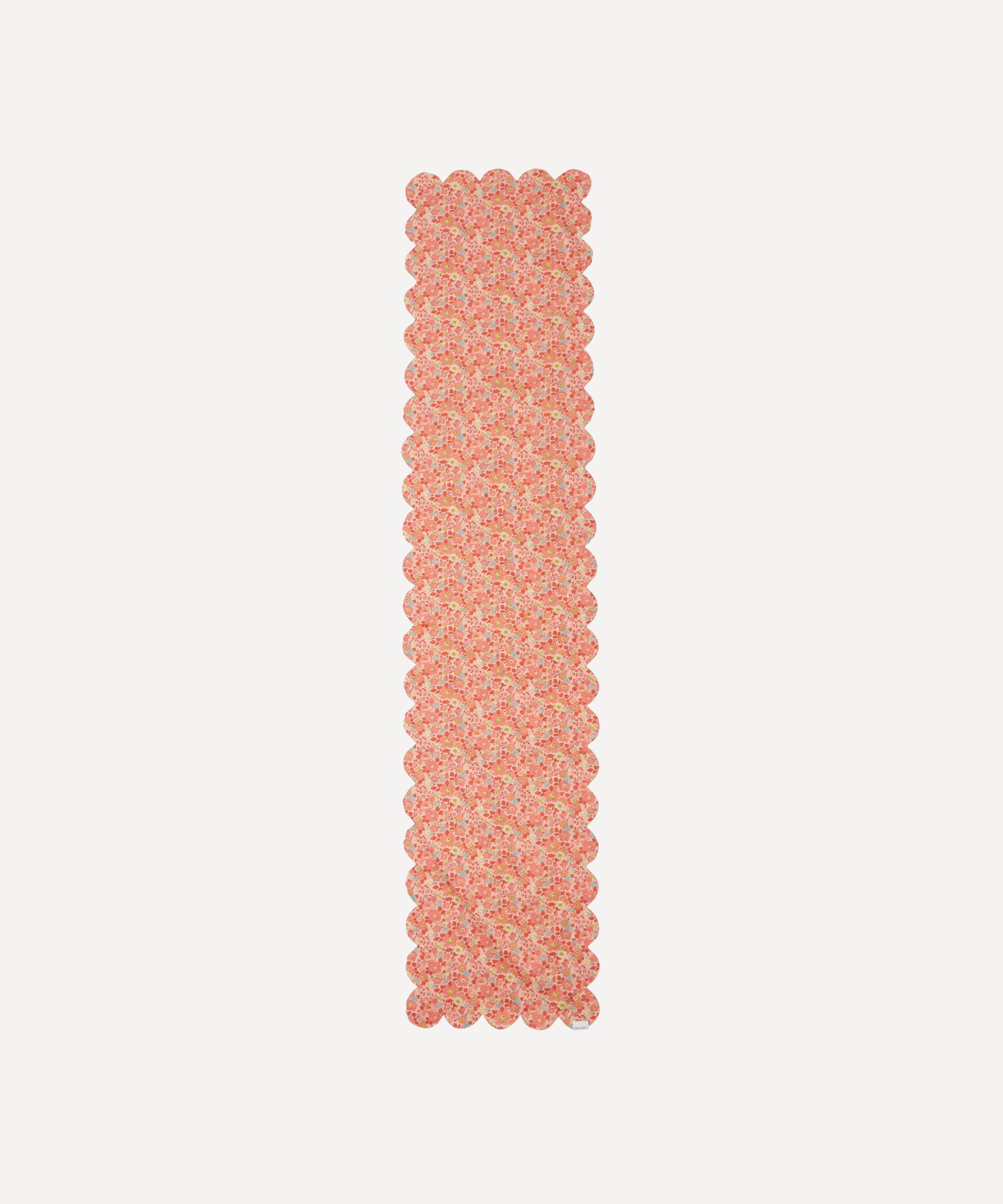 Coco & Wolf - Betsy and Poppy and Daisy Scalloped Table Runner image number 0