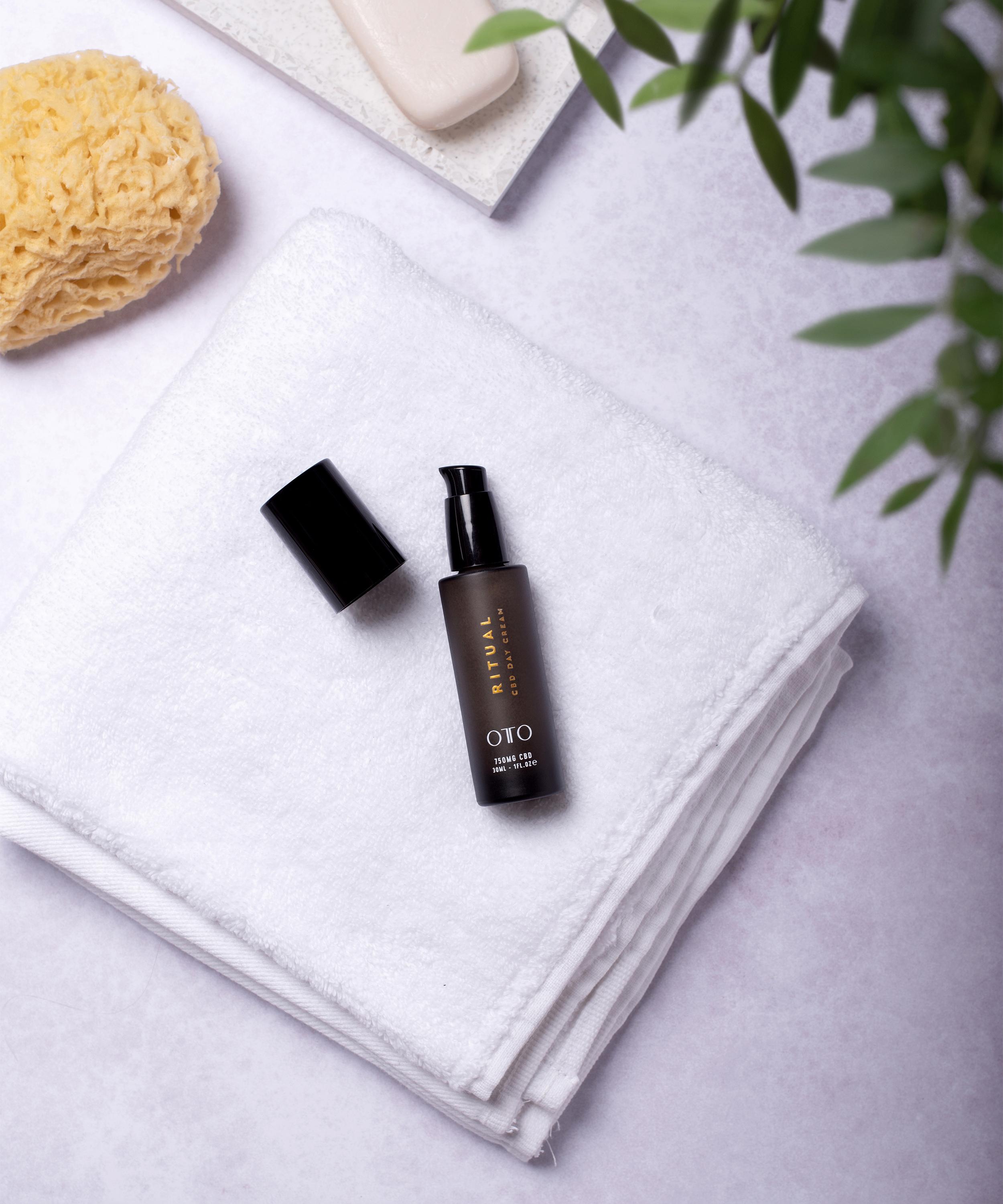 OTO - 750mg CBD Ritual Day Cream 30ml image number 3