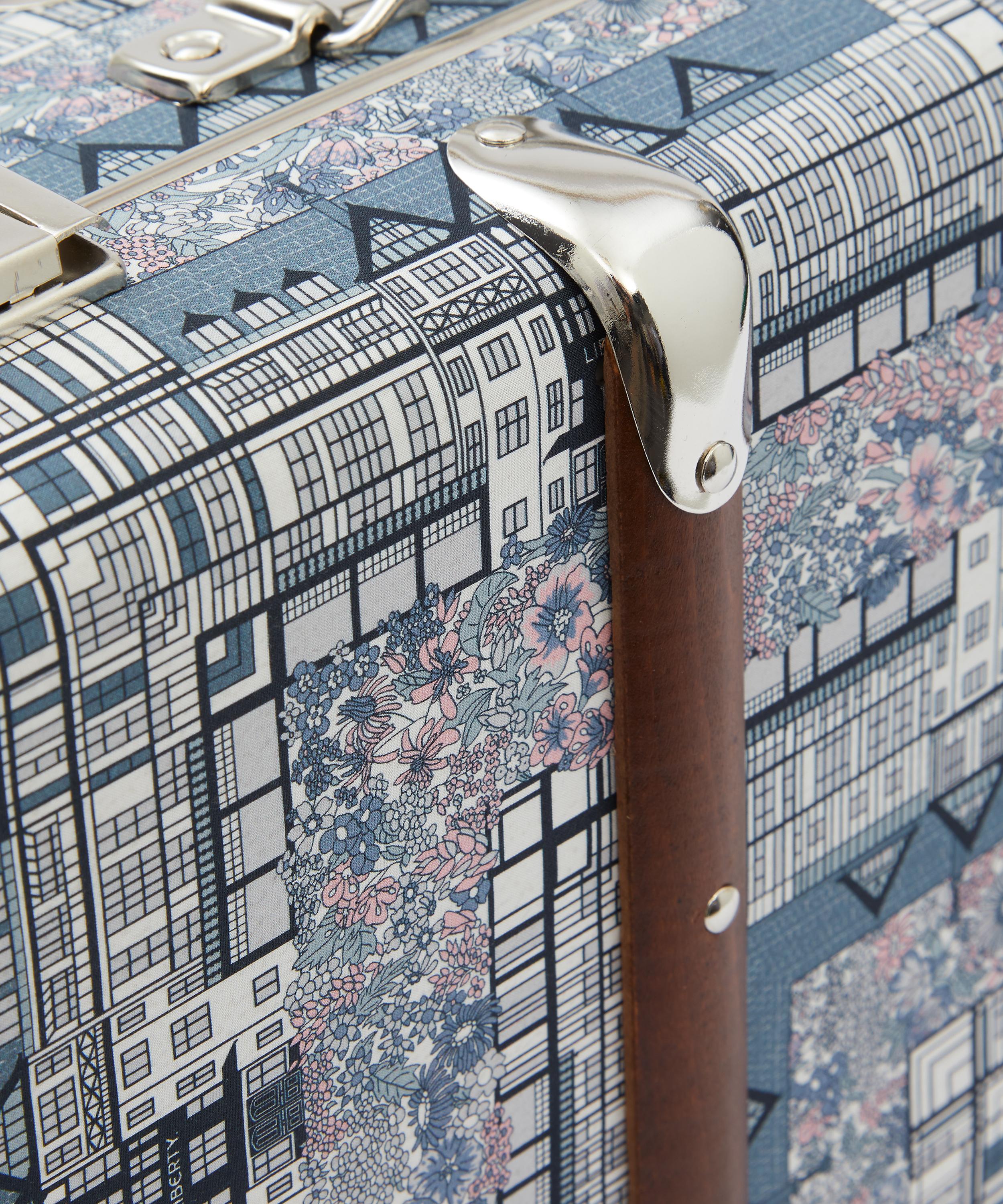 Liberty - Tudor Belle Heritage Suitcase Hamper image number 5