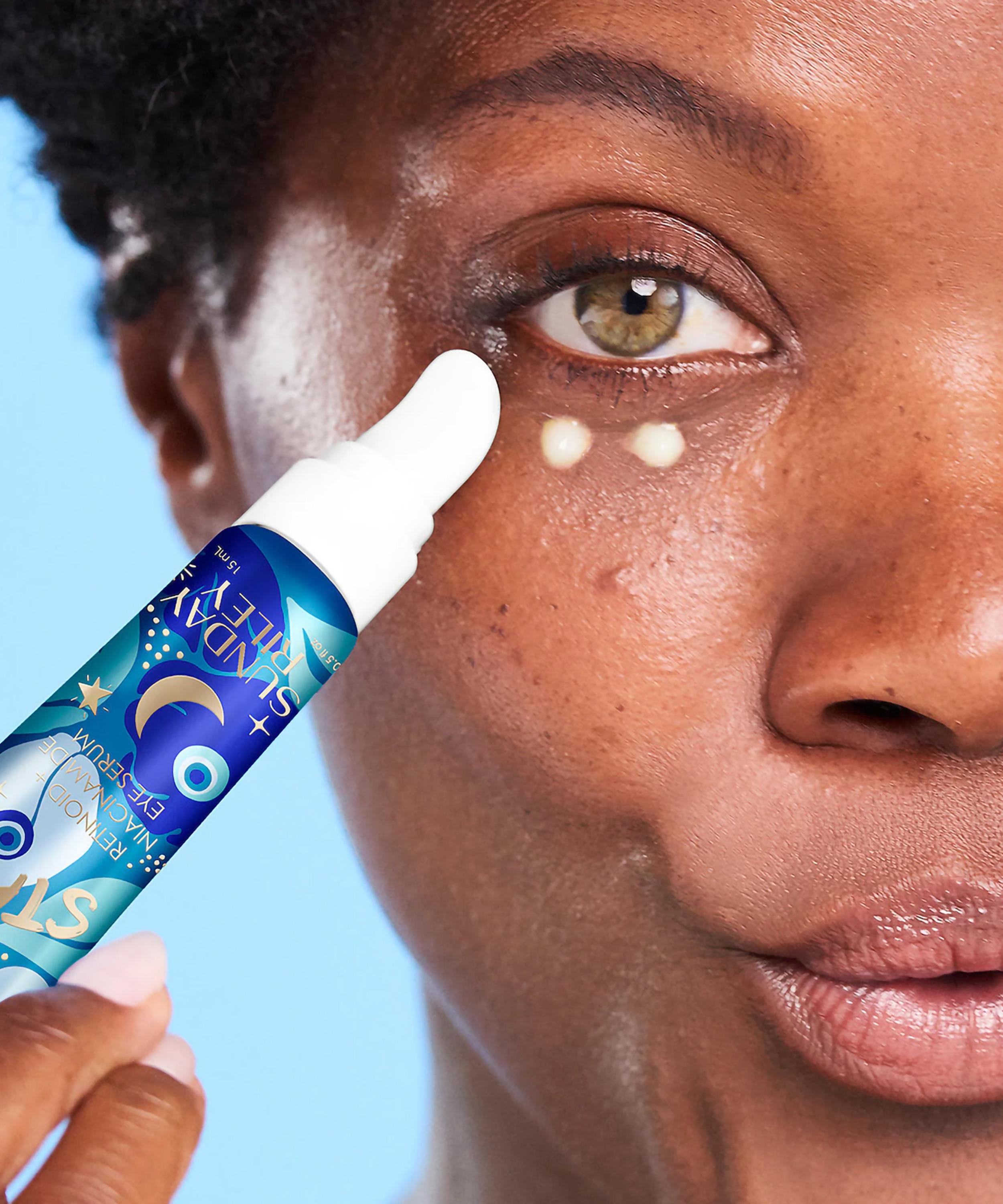 Sunday Riley - 5 Stars Retinoid + Niacinamide Eye Serum 15ml image number 6