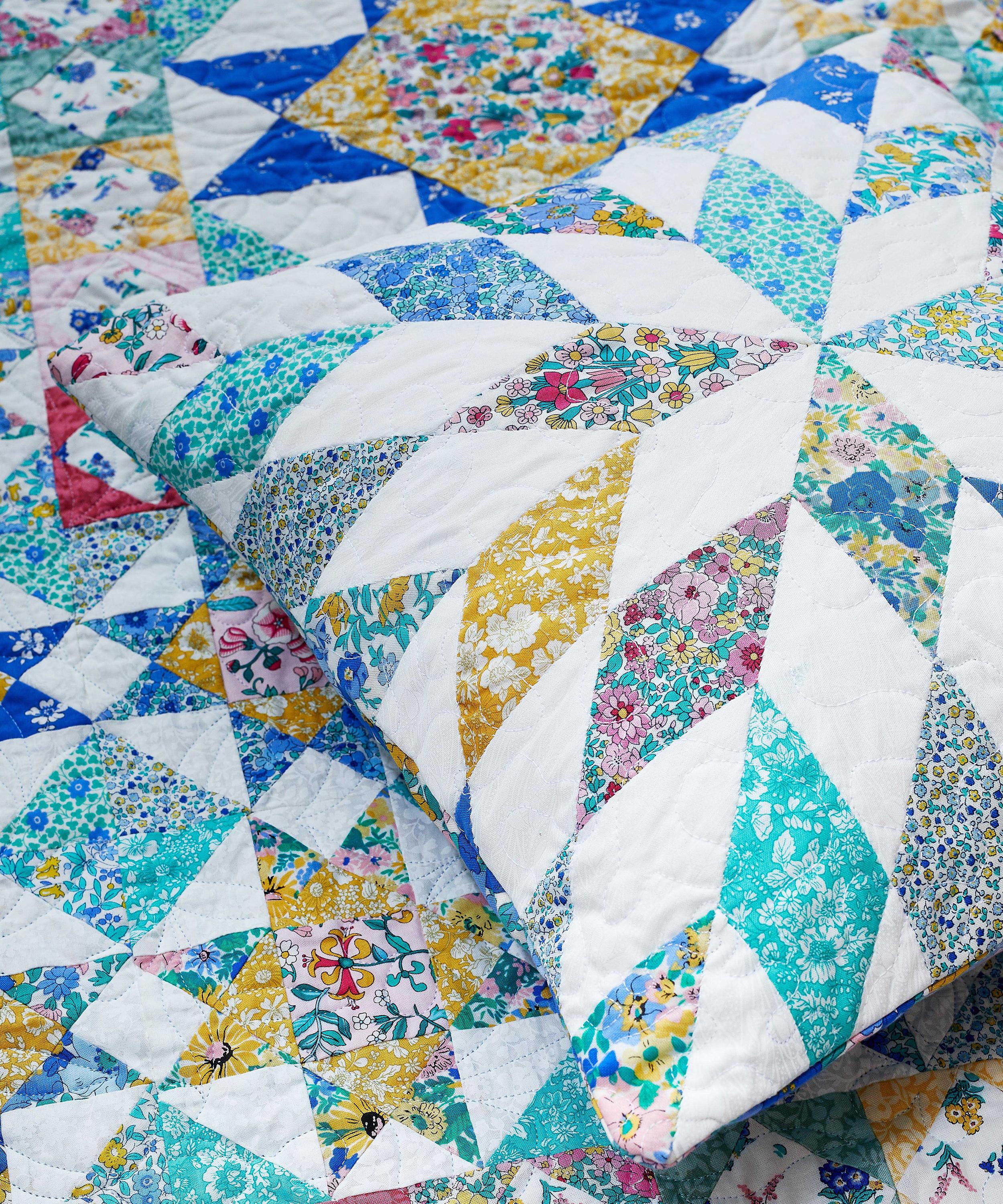 Liberty Fabrics - Hampstead Meadow Lasenby Quilting Cotton image number 1