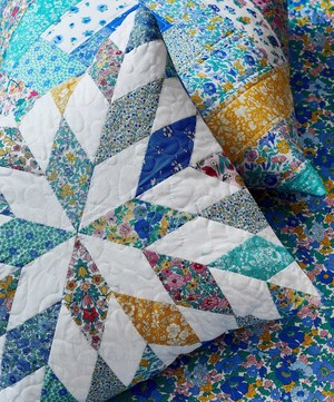 Liberty Fabrics - Kensington Gardens Lasenby Quilting Cotton image number 1