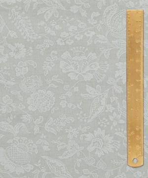 Liberty Fabrics - Victoria Lace Floral Lasenby Quilting Cotton image number 4