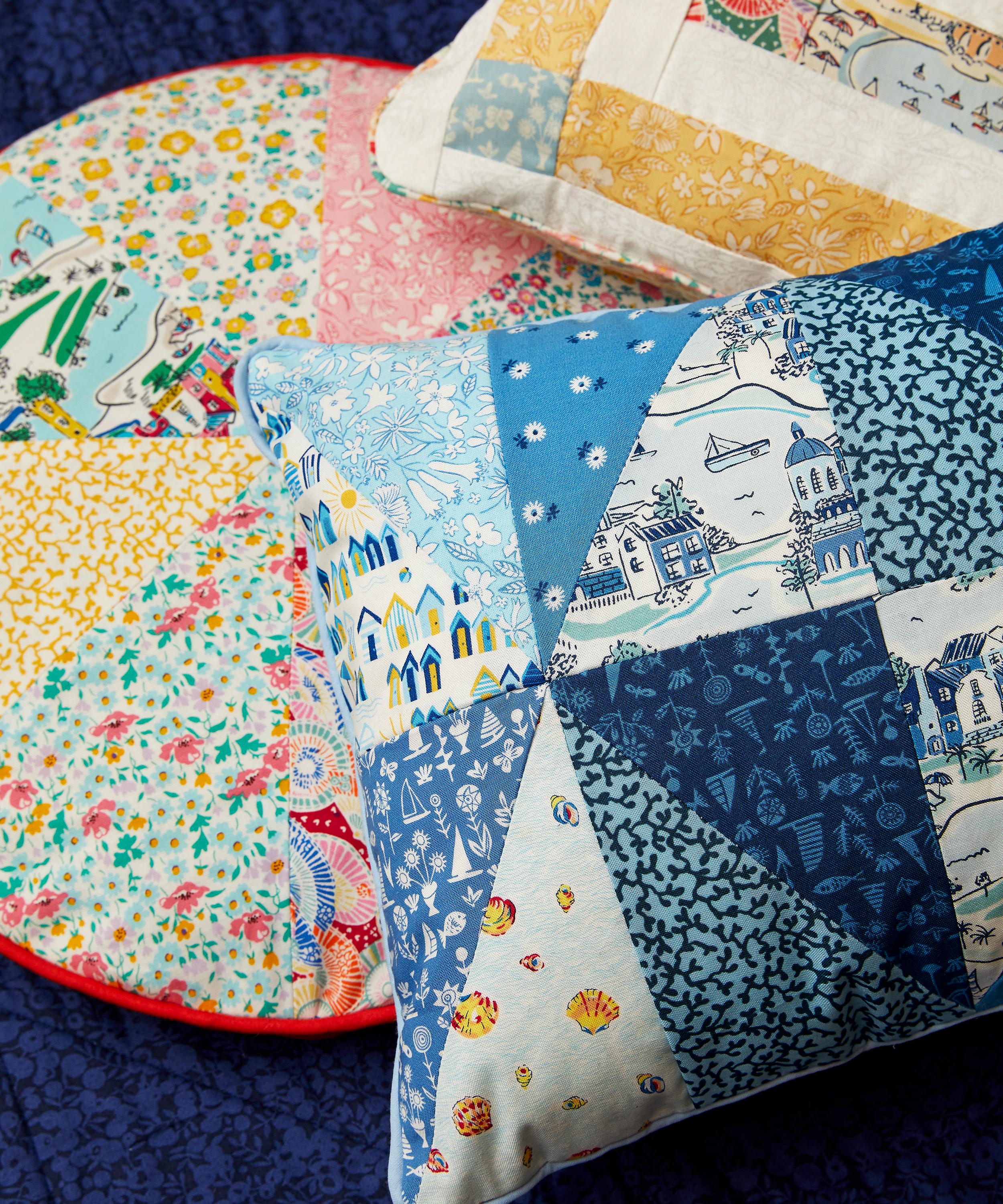 Liberty Fabrics - Seaside Blossom Lasenby Quilting Cotton image number 1