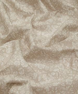 Liberty Fabrics - Oatmeal Emily Belle Lasenby Quilting Cotton image number 3