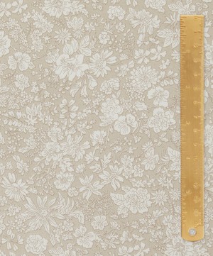 Liberty Fabrics - Oatmeal Emily Belle Lasenby Quilting Cotton image number 4
