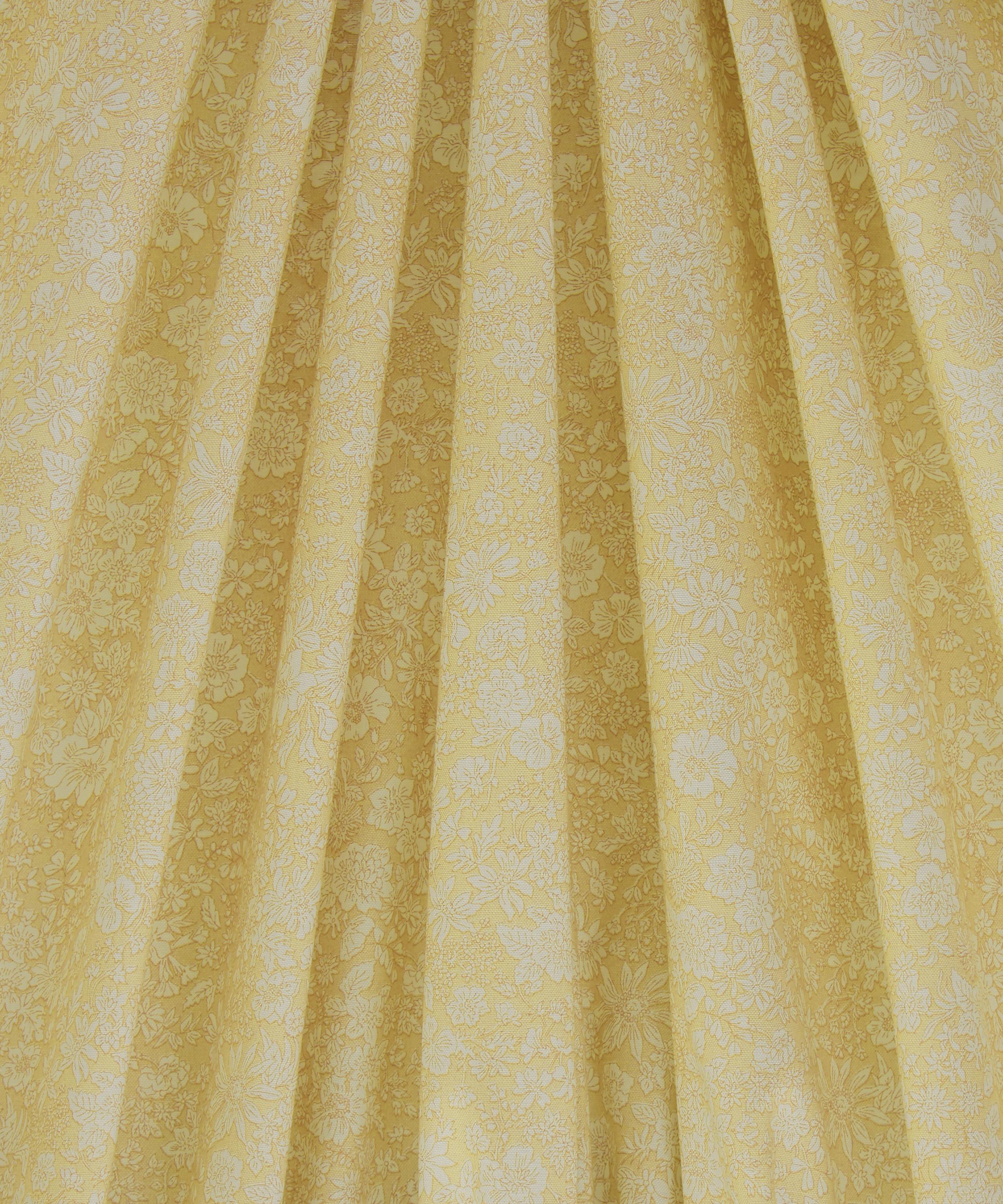 Liberty Fabrics - Magnolia Emily Belle Lasenby Quilting Cotton image number 2