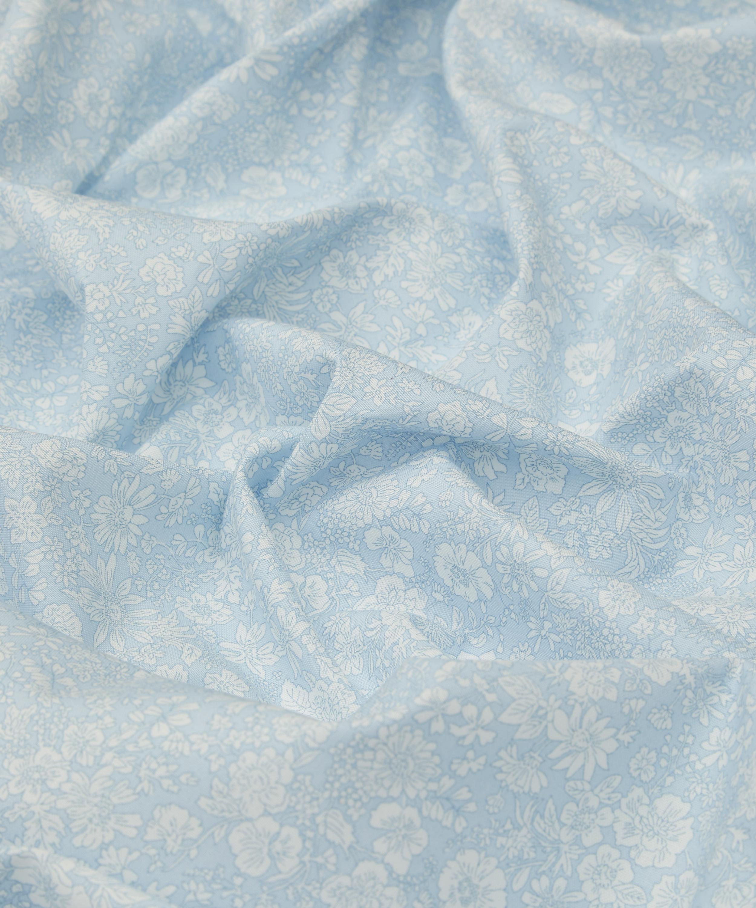 Liberty Fabrics - Pale Sky Emily Belle Lasenby Quilting Cotton image number 3