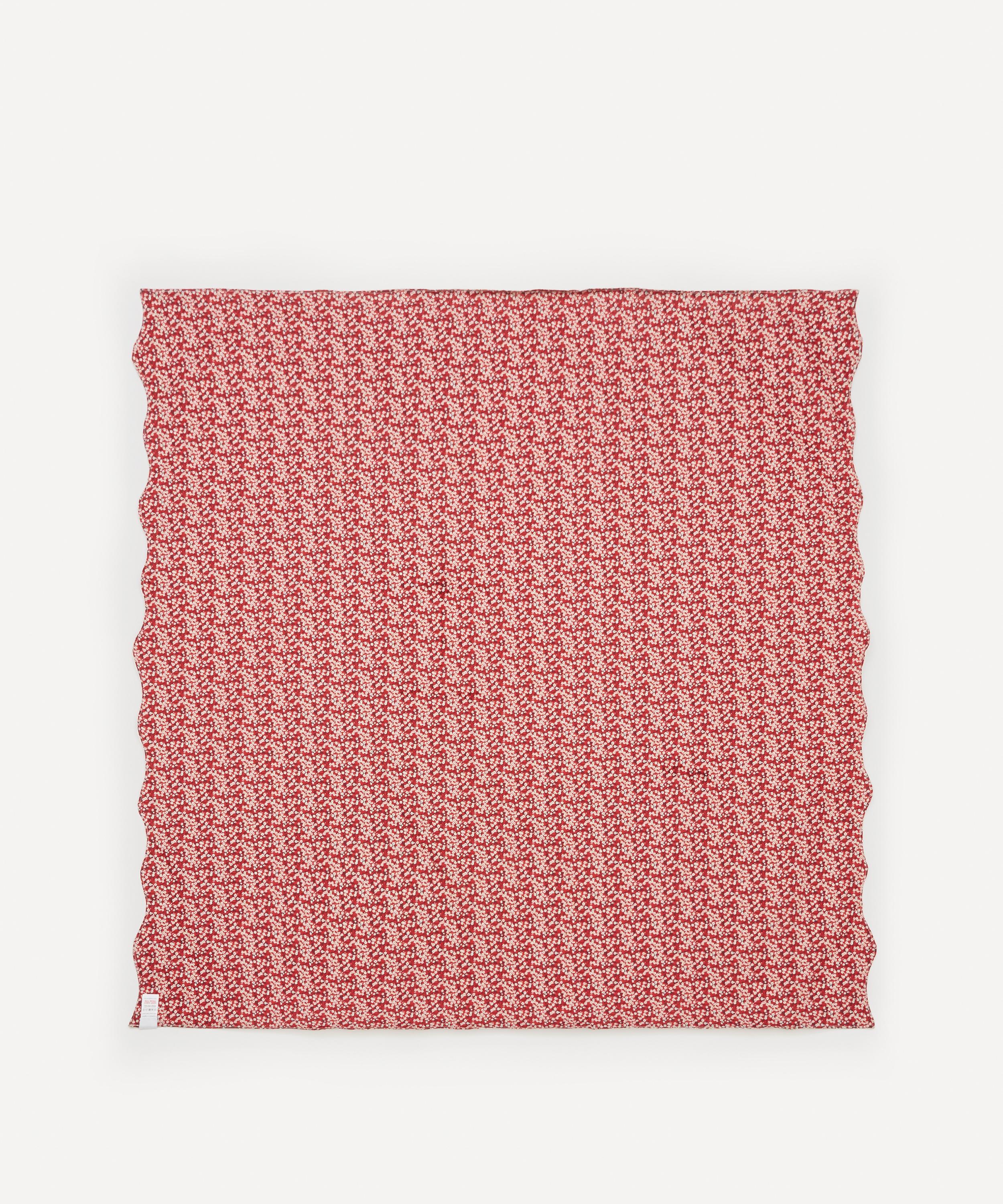 Coco & Wolf - Love Birds and Mitsi Valeria Wavy Edge Tablecloth Medium image number 2