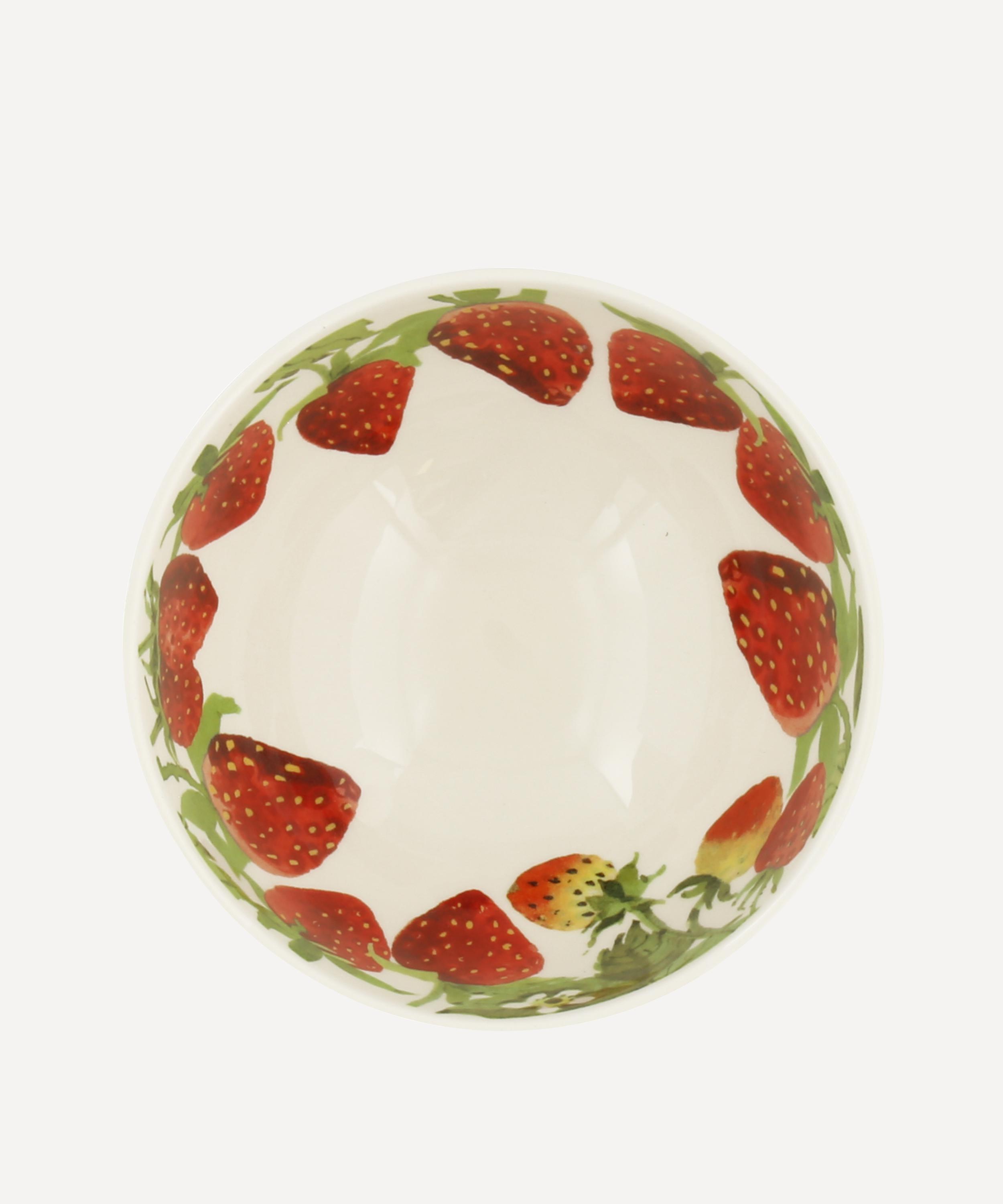 Emma Bridgewater - Strawberries Medium Old Bowl image number 3