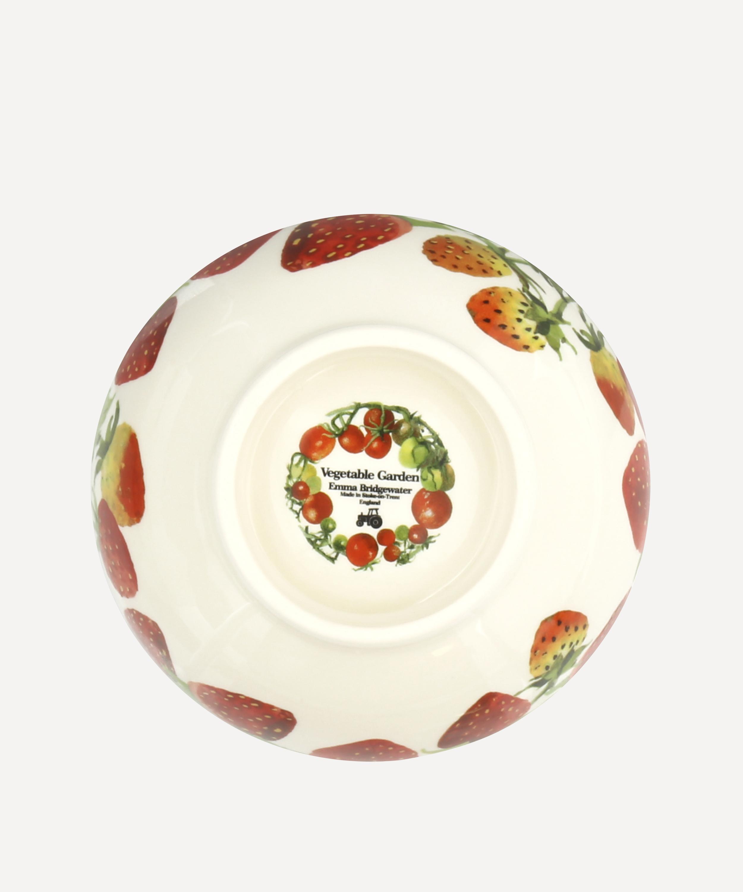 Emma Bridgewater - Strawberries Medium Old Bowl image number 4