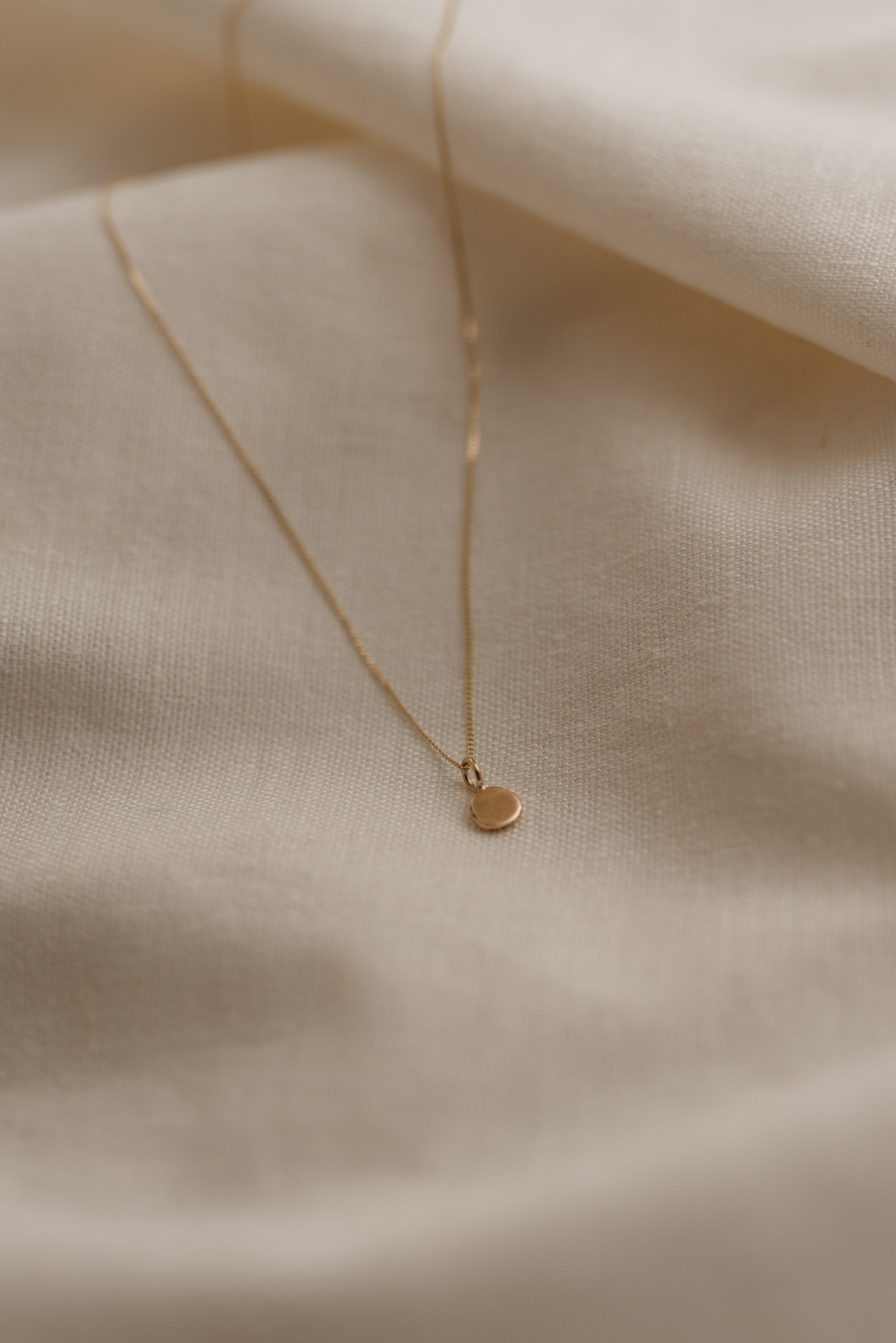 Studio Adorn - 9ct Gold Zero Waste Pebble Pendant Necklace image number 4