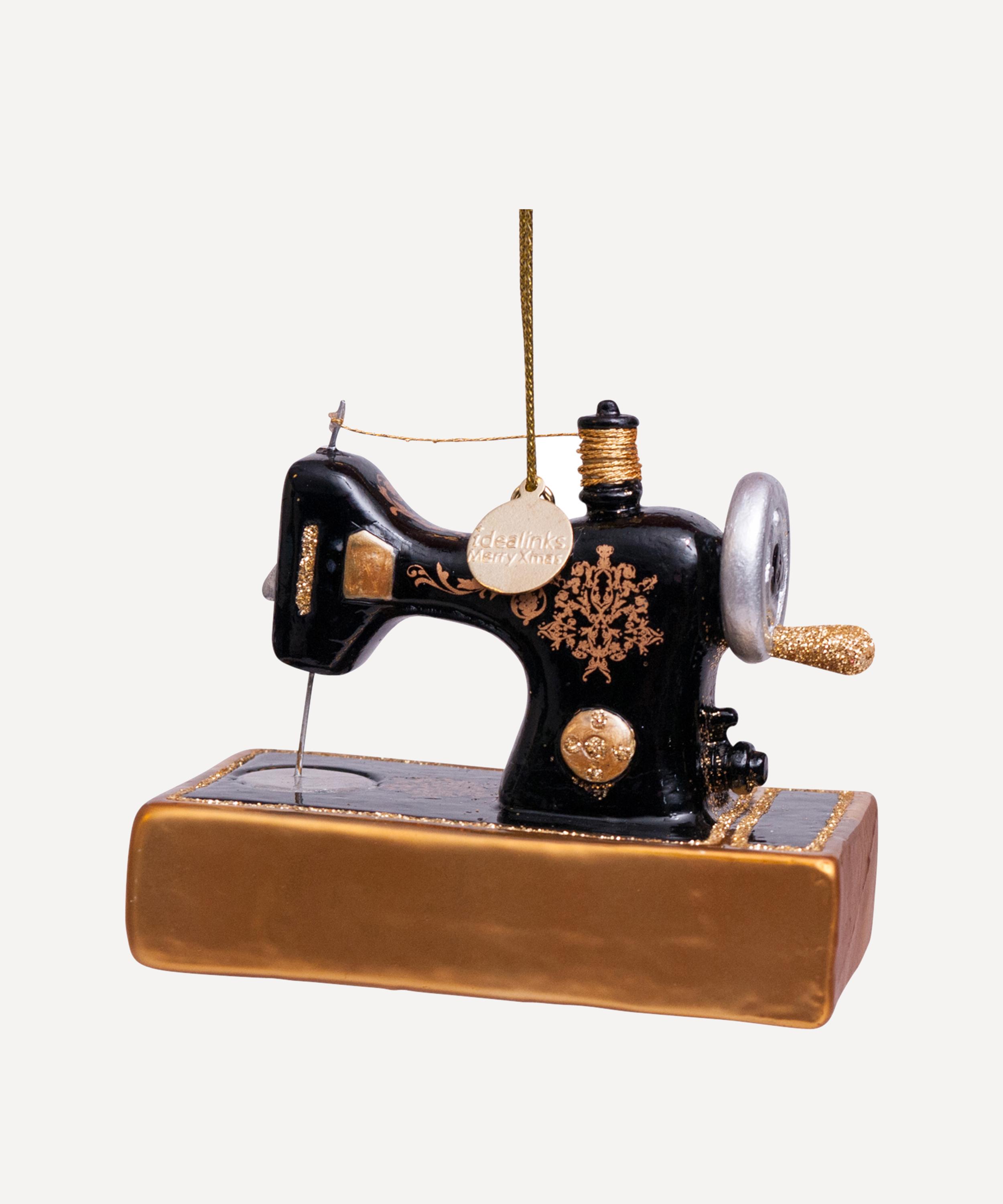 Christmas - Sewing Machine Decoration image number 0