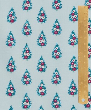 Liberty Fabrics - Winter Pine Lasenby Quilting Cotton image number 5