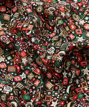 Liberty Fabrics - Christmas Charm Lasenby Quilting Cotton image number 4