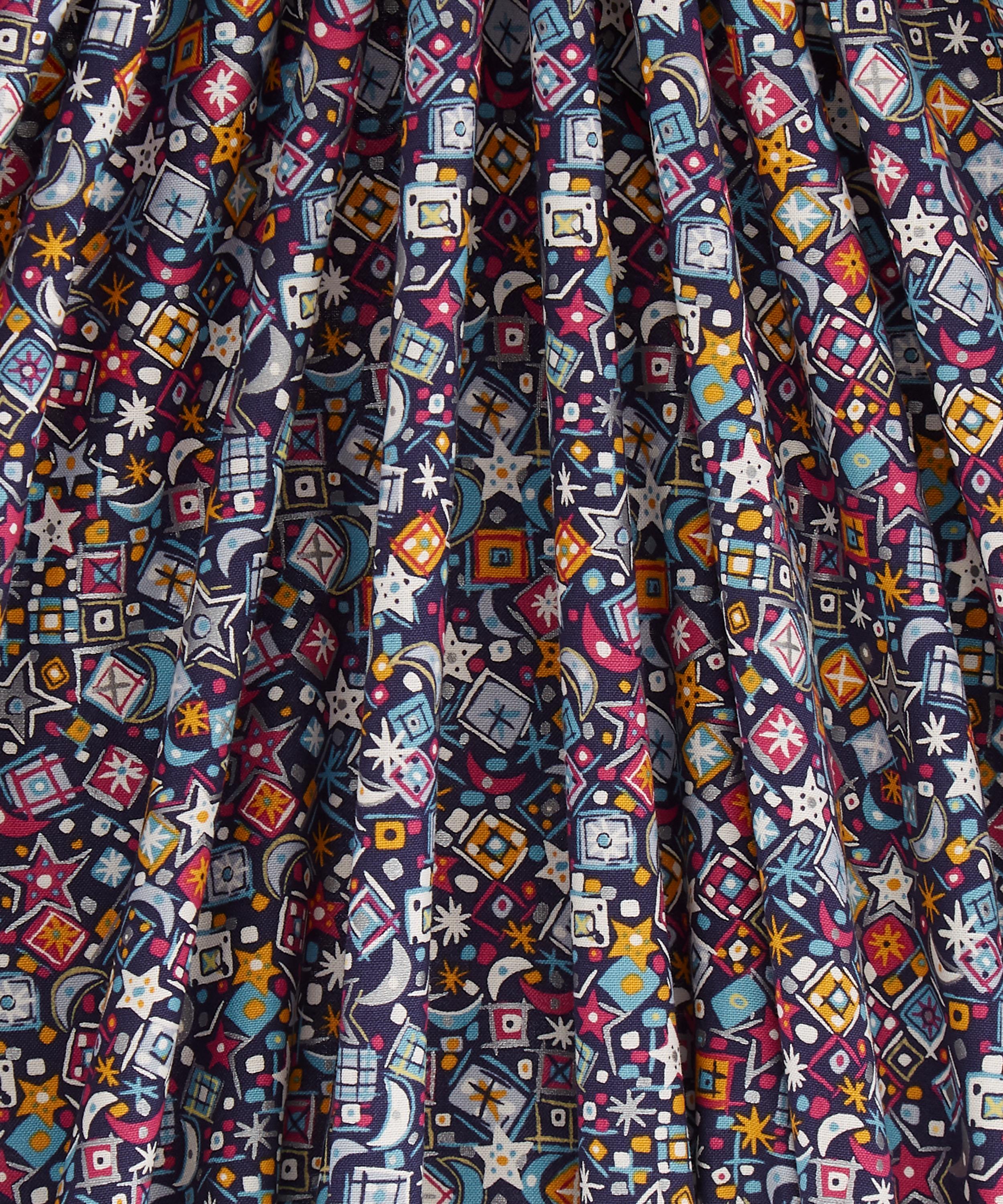 Liberty Fabrics - Christmas Charm Lasenby Quilting Cotton image number 3