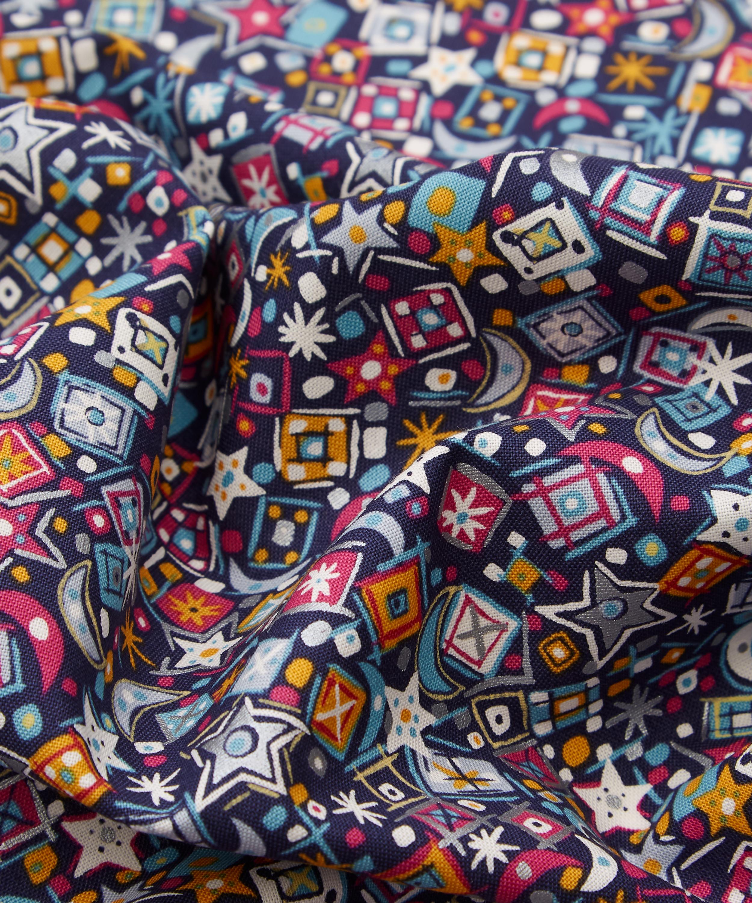 Liberty Fabrics - Christmas Charm Lasenby Quilting Cotton image number 4