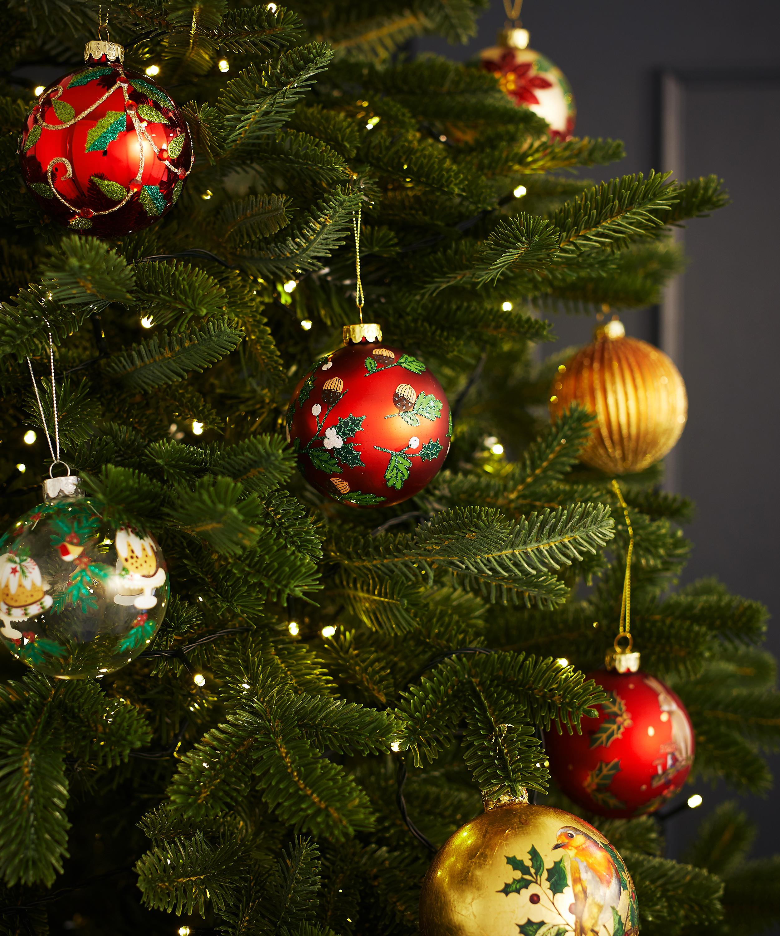 Christmas - White Berries Bauble image number 1
