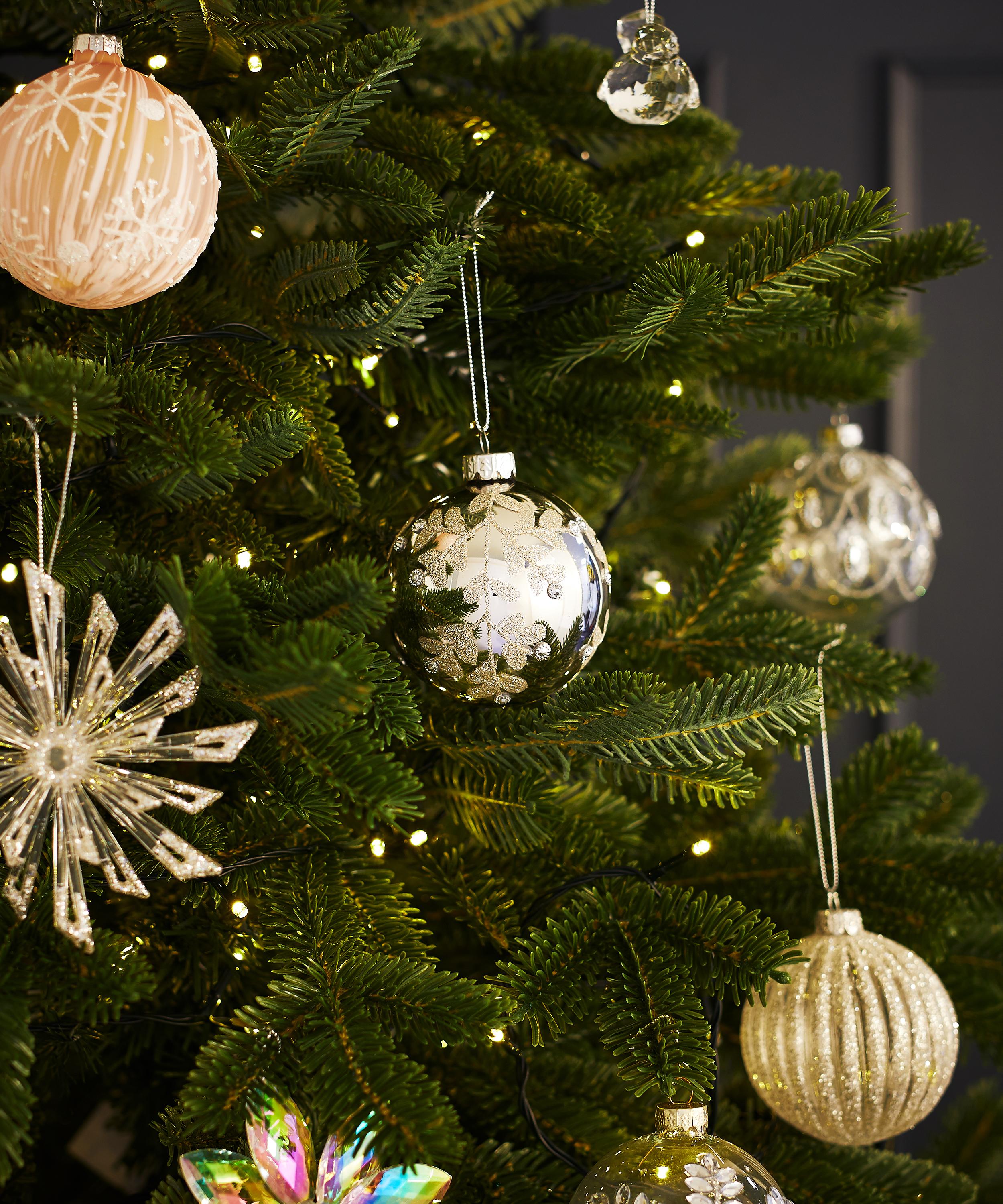 Christmas - Glass Diamanté Leaf Bauble image number 1