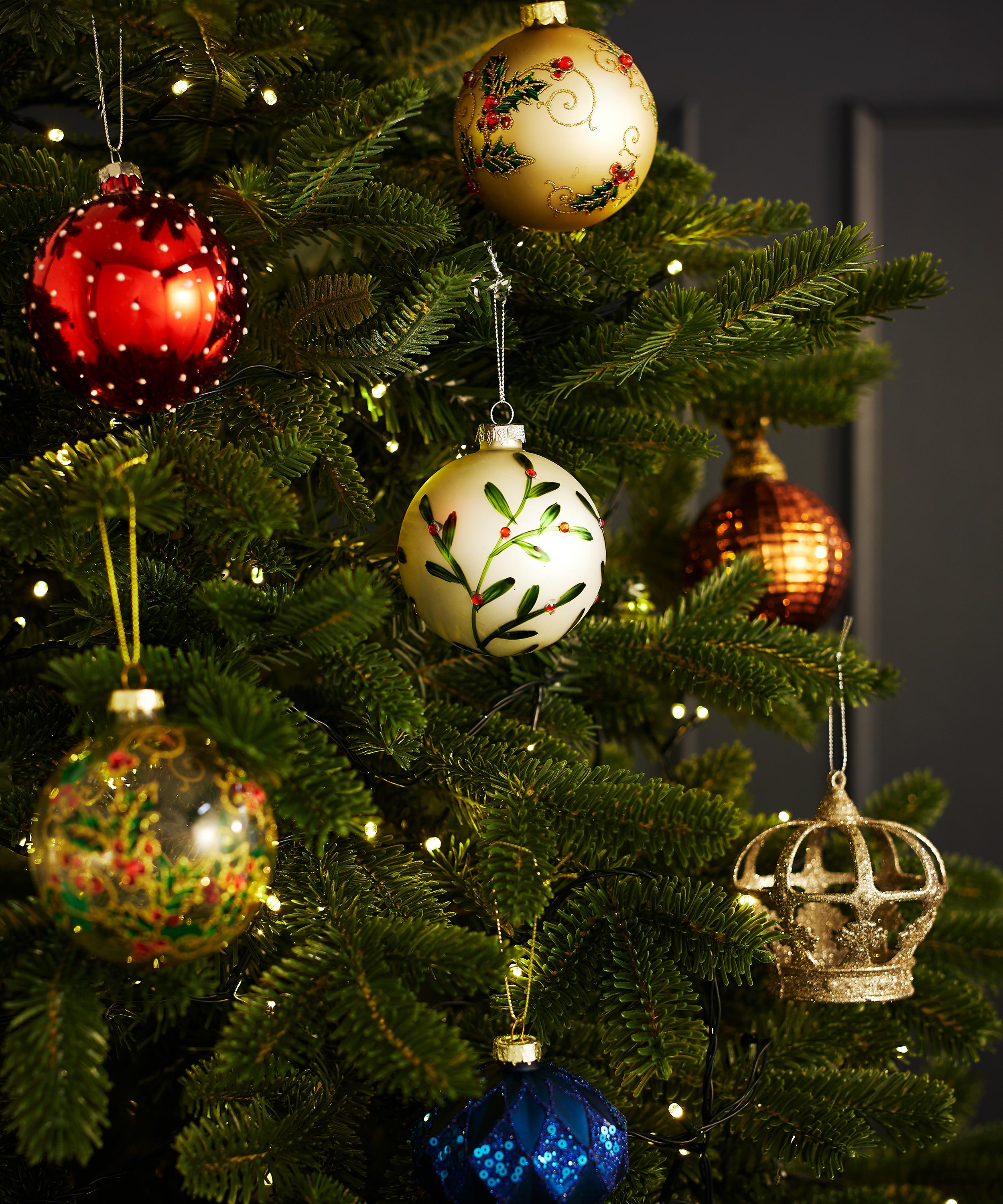 Christmas - Matte Silver Green Leaf Glass Bauble image number 1