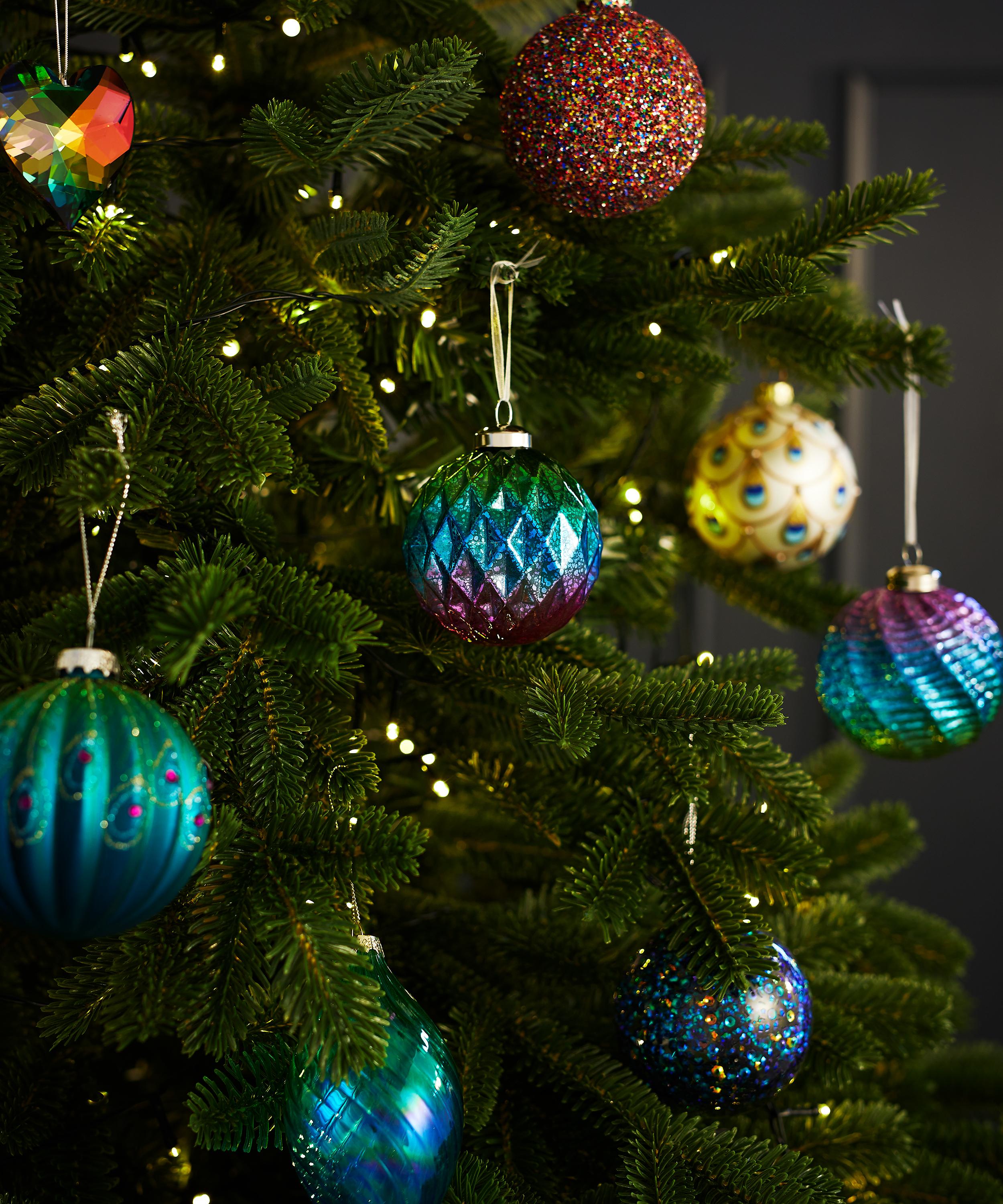 Christmas - Gradient Diamond Patterned Bauble image number 1