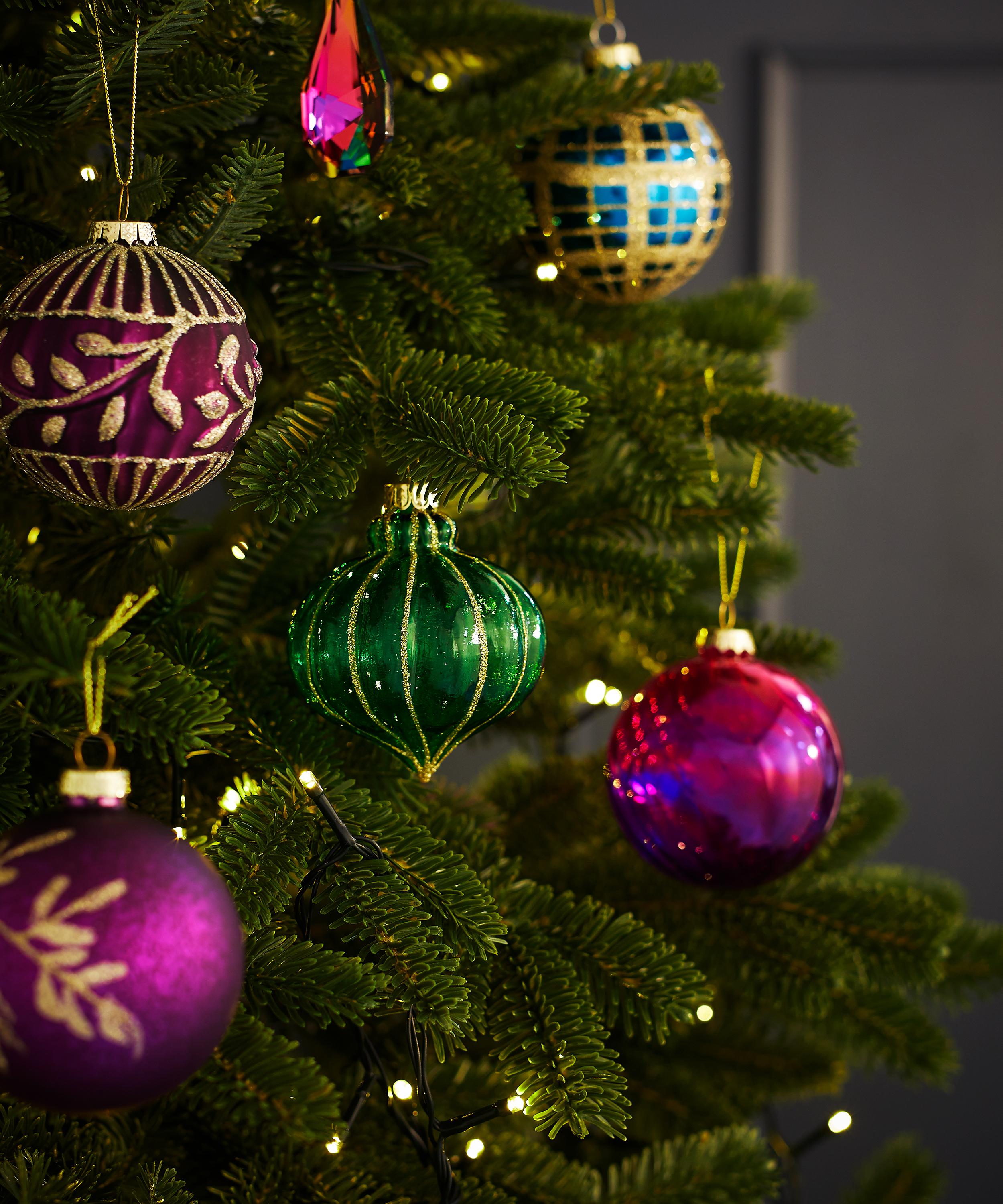 Christmas - Glass Onion Bauble image number 1