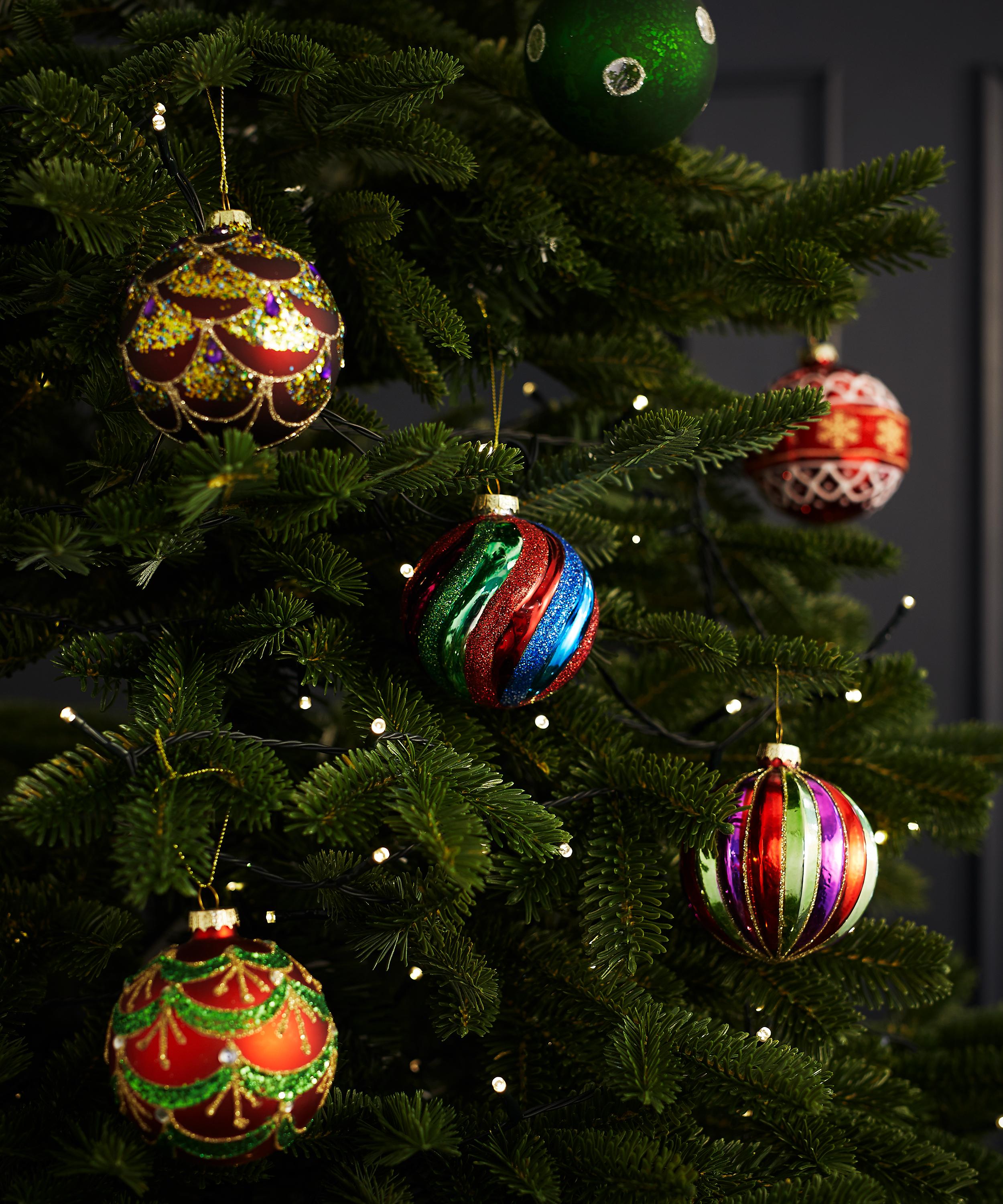 Christmas - Glass Swirl Bauble image number 1