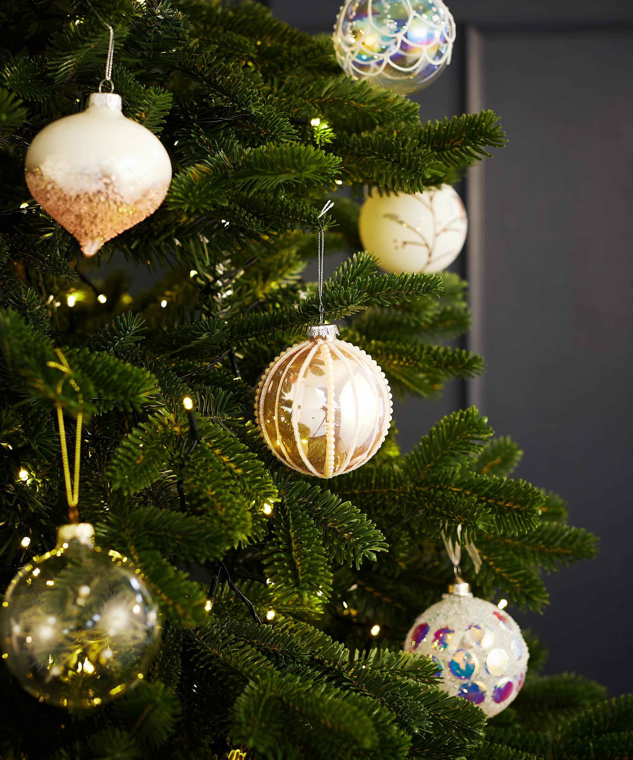 Christmas - Glass Beaded Bauble image number 1
