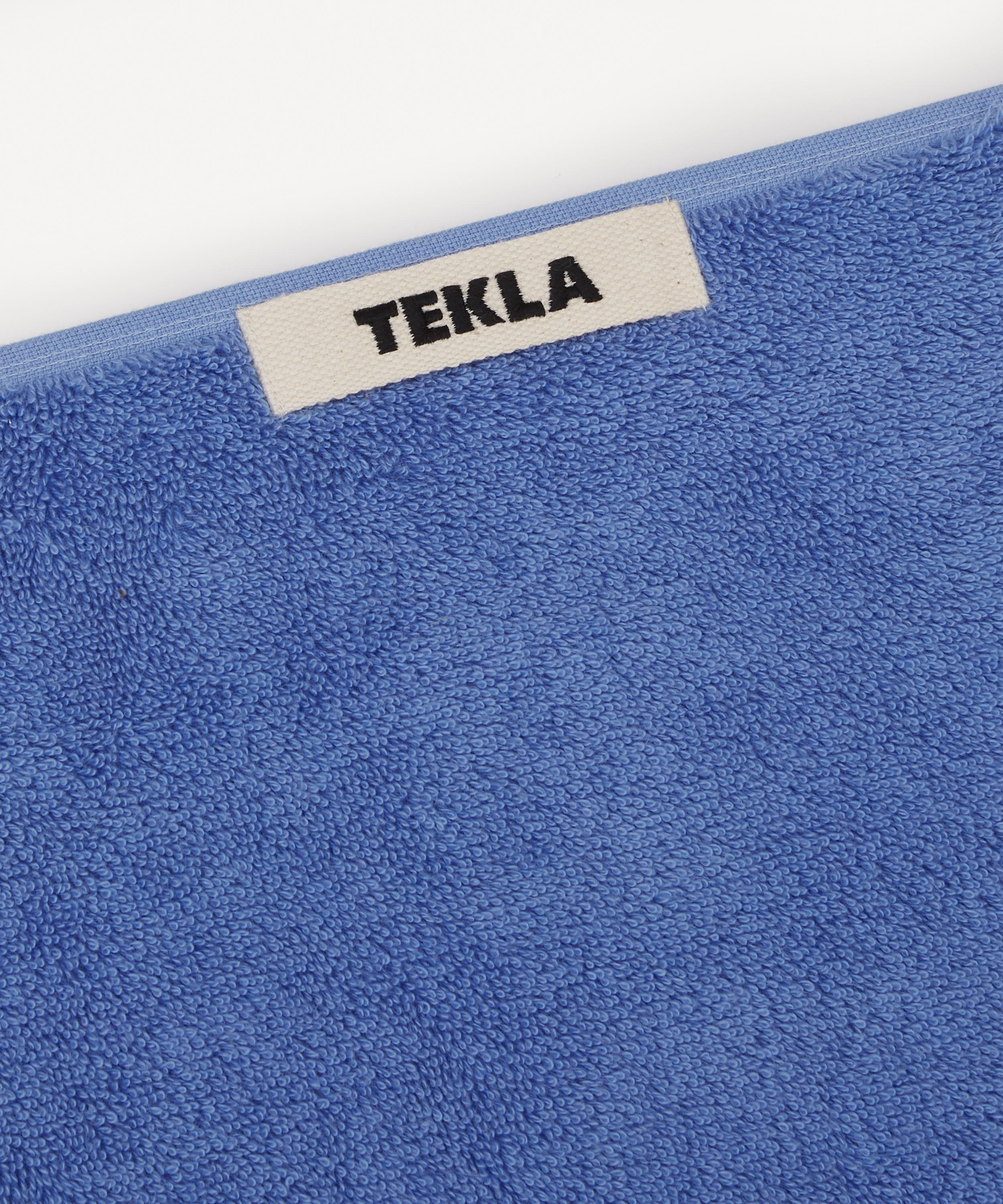 Tekla - Organic Cotton Bath Sheet in Clear Blue image number 2