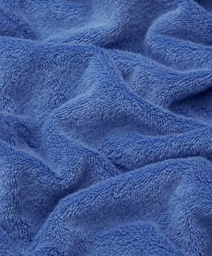Tekla - Organic Cotton Bath Sheet in Clear Blue image number 3