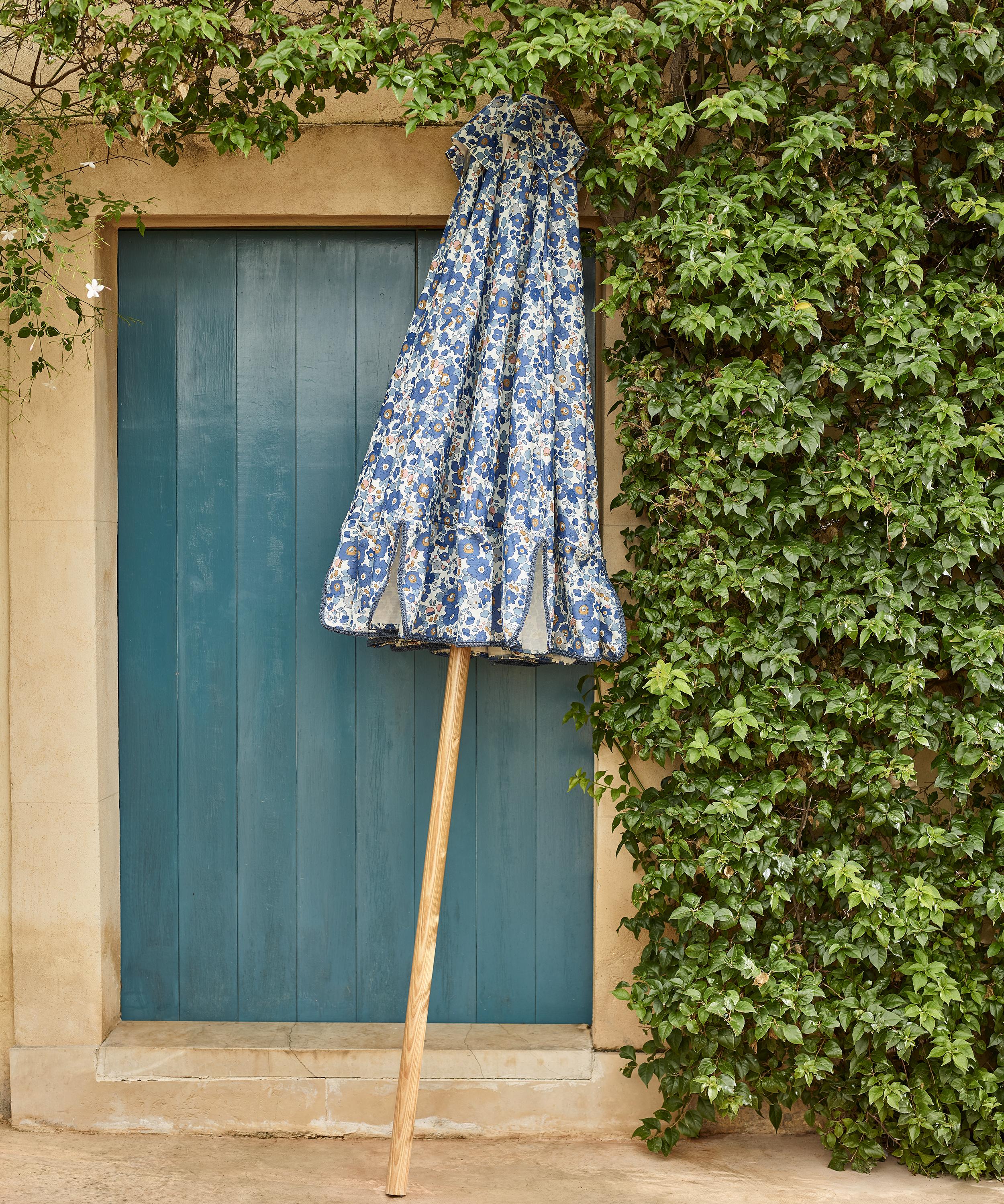 Liberty Interiors - Betsy Flora Easton in Lapis – Outdoor image number 1