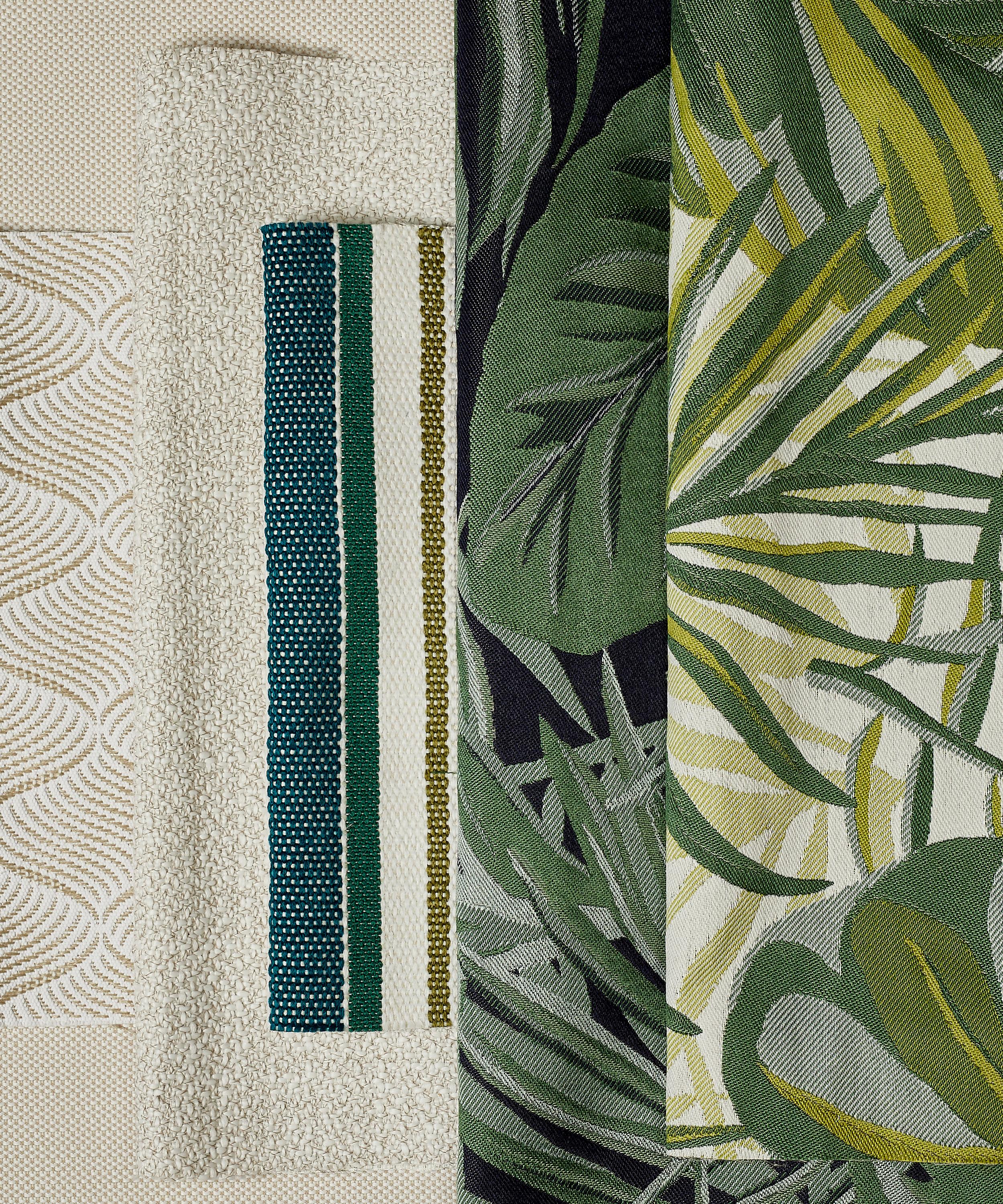 Liberty Interiors - Chile Palm Lovell Jacquard in Jade – Outdoor image number 1