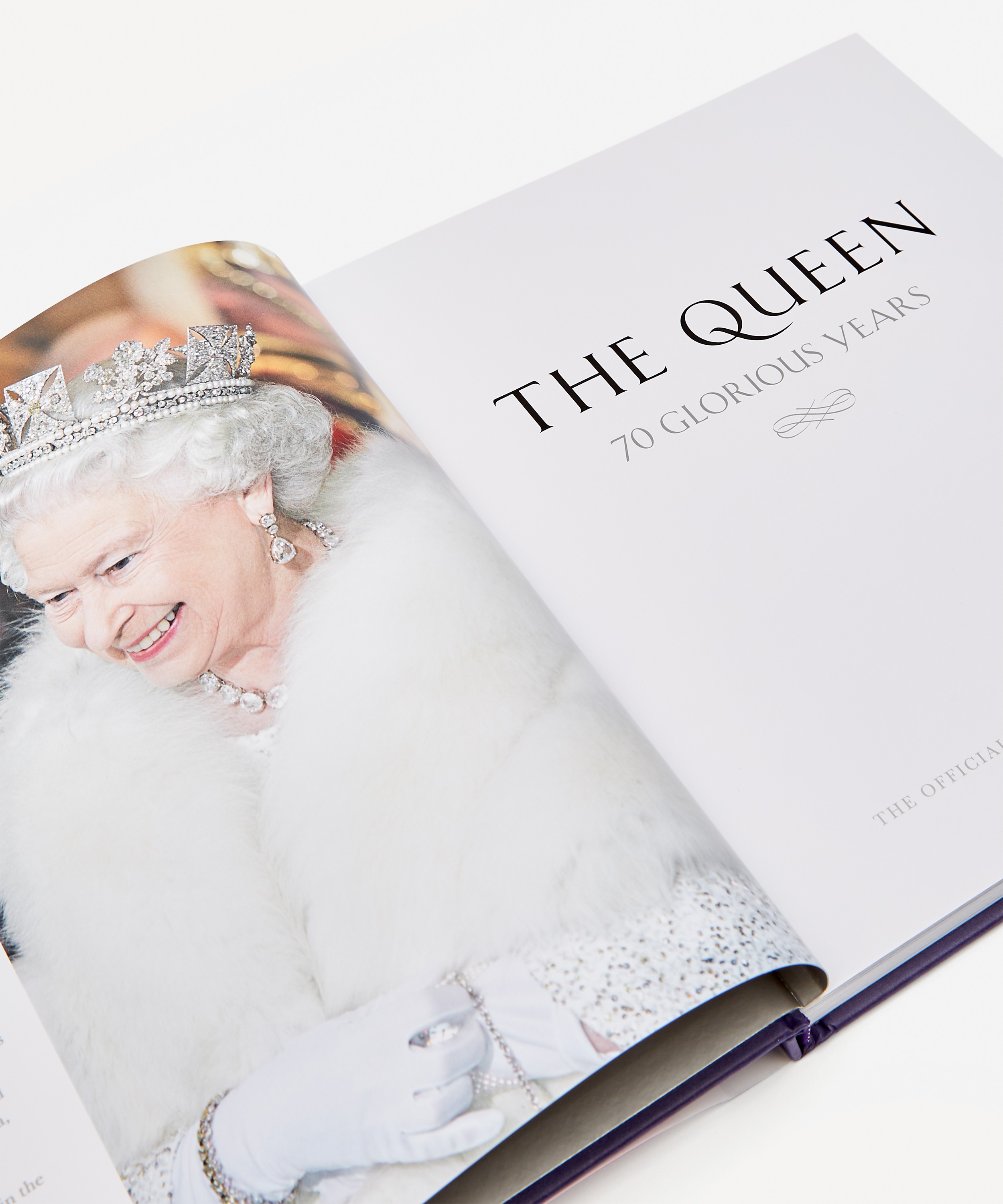 Bookspeed - The Queen: 70 Glorious Years image number 1