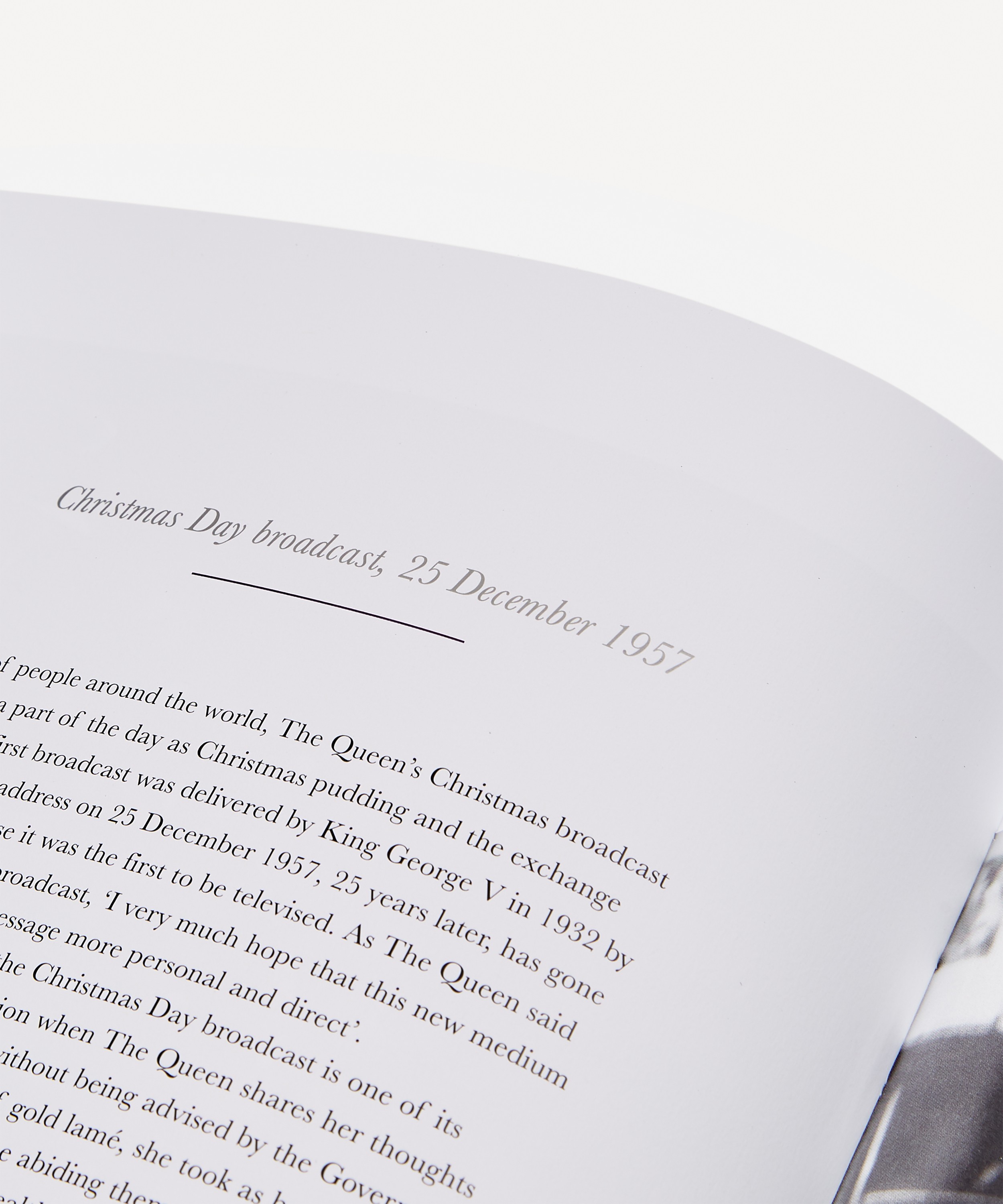 Bookspeed - The Queen: 70 Glorious Years image number 2