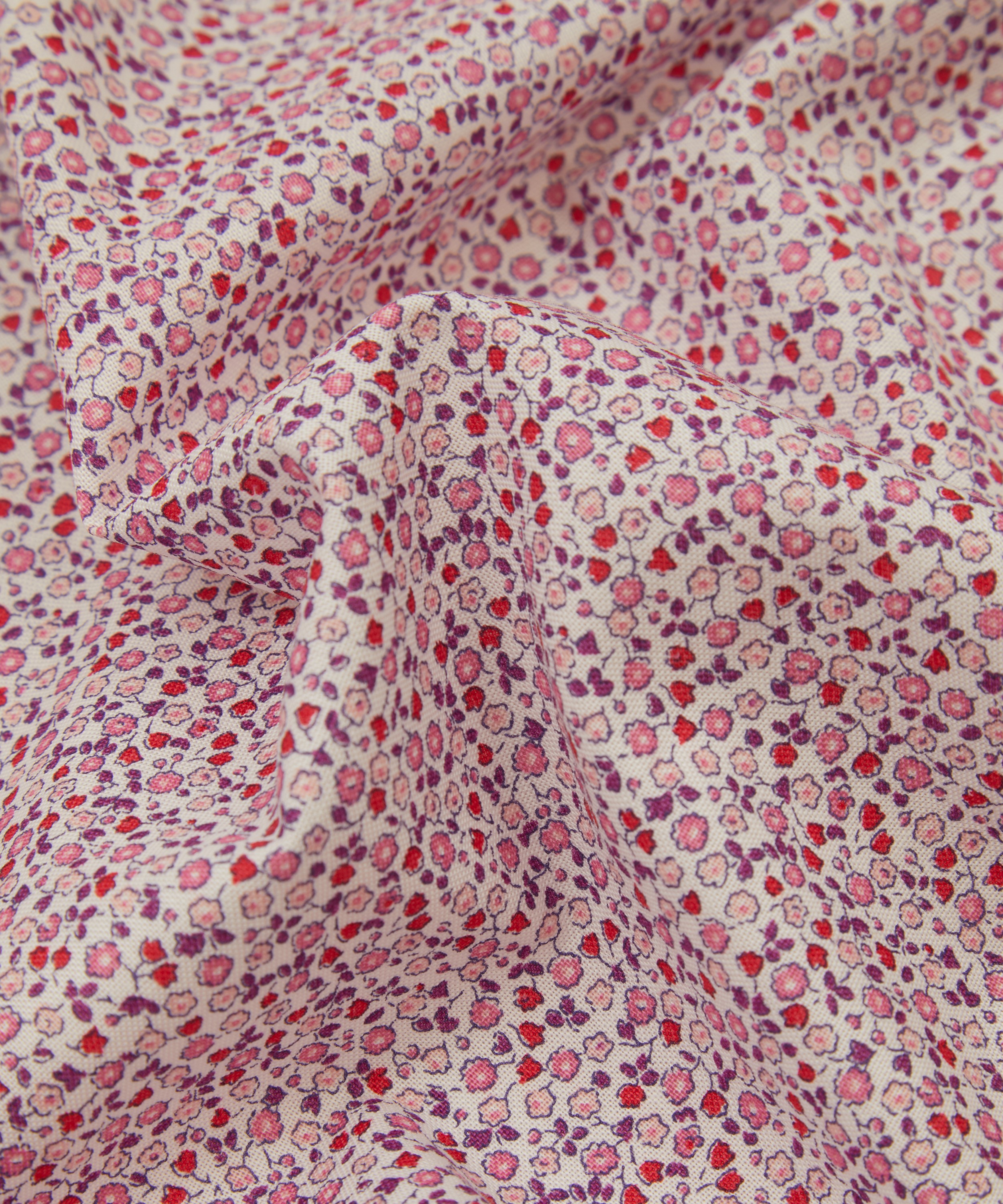 Liberty Fabrics - Suffolk Field Lasenby Quilting Cotton image number 3