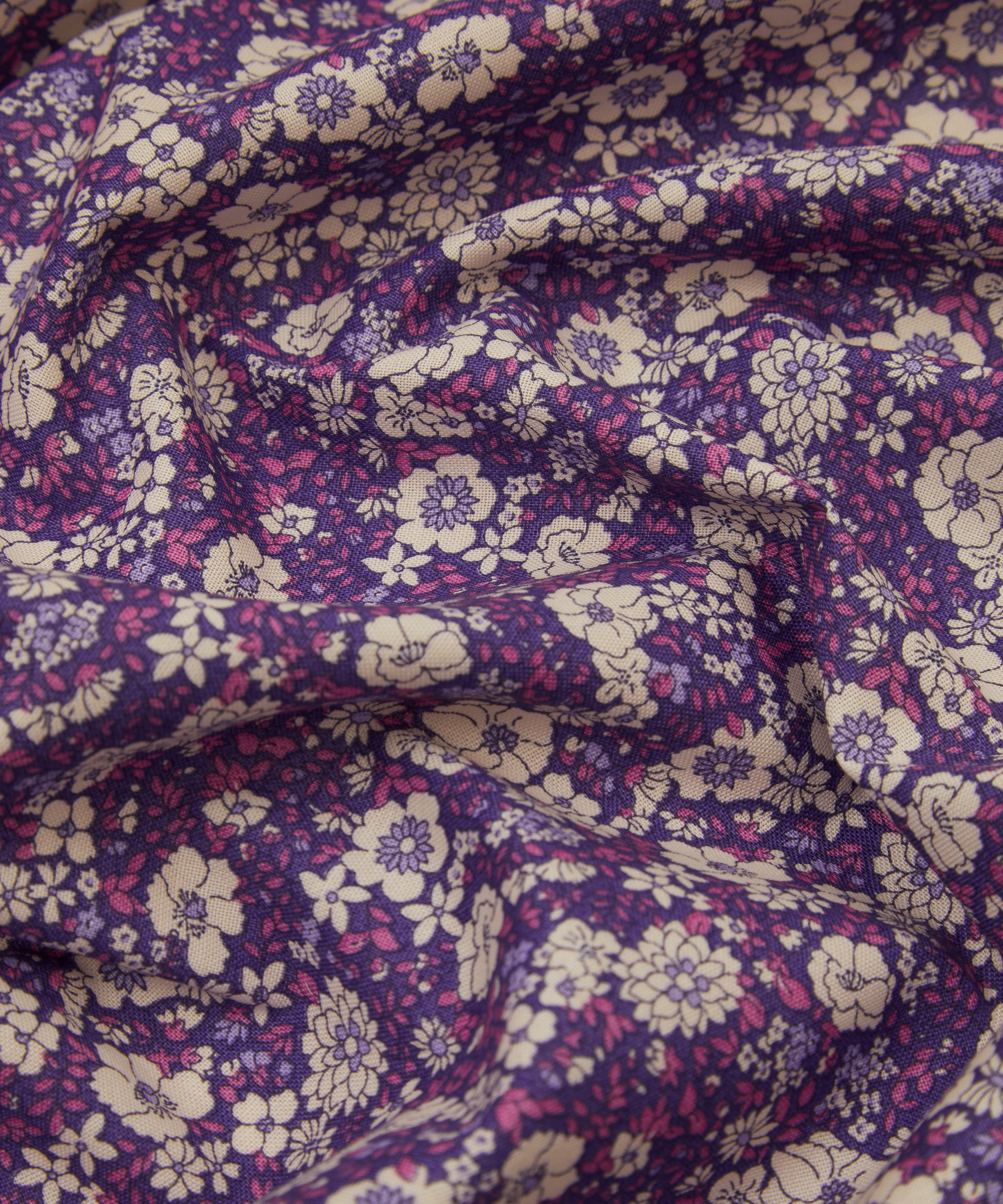 Liberty Fabrics - Arley Blossom Lasenby Quilting Cotton image number 3