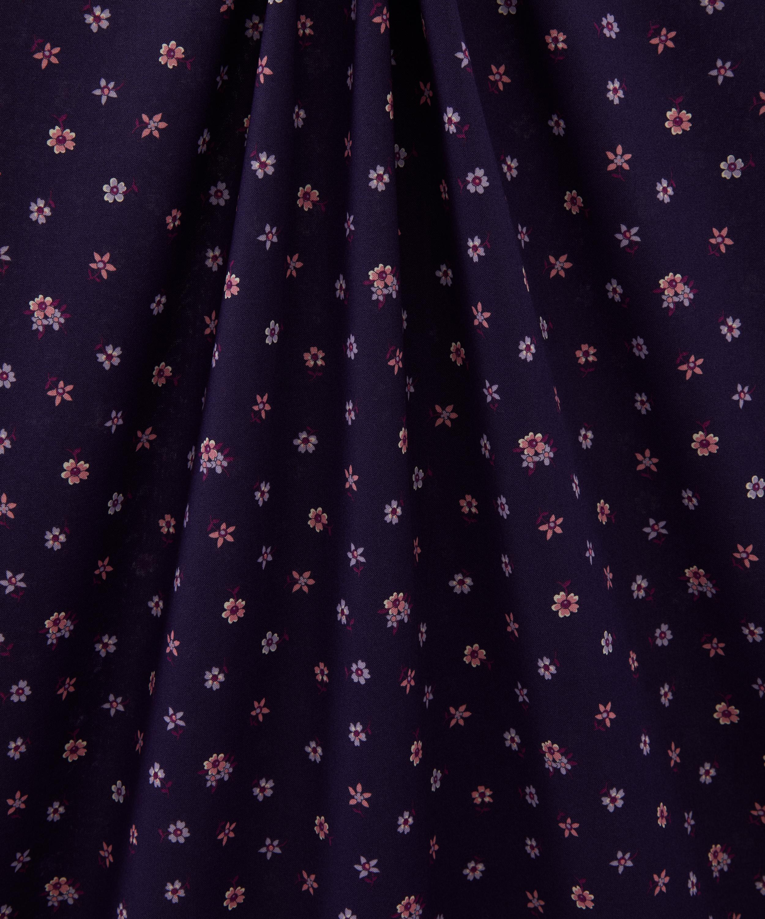 Liberty Fabrics - Hampton Sprig Lasenby Quilting Cotton image number 2