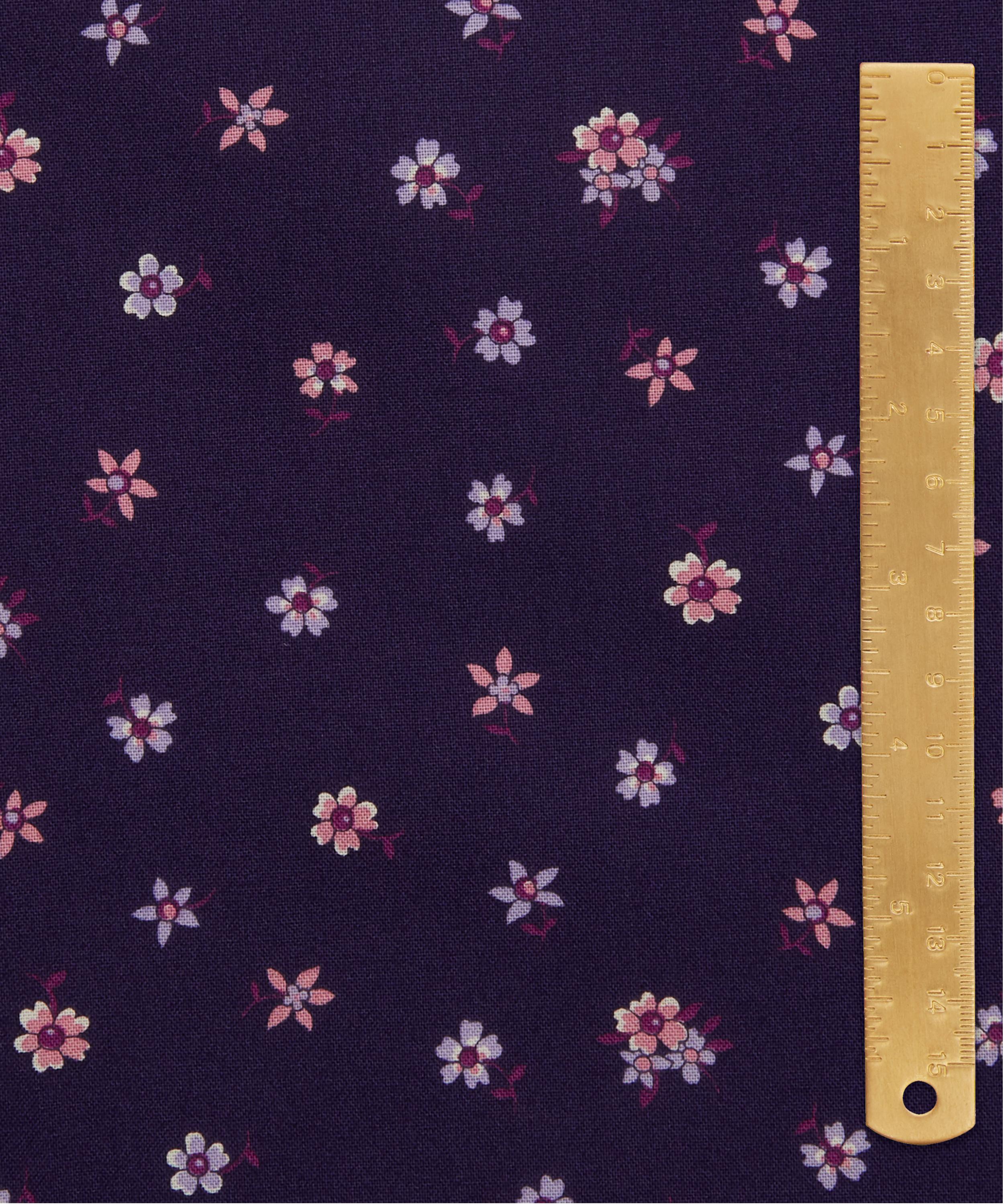 Liberty Fabrics - Hampton Sprig Lasenby Quilting Cotton image number 4