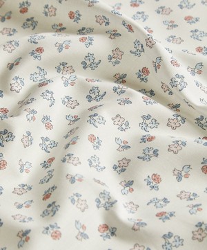 Liberty Fabrics - Spring Buds Lasenby Quilting Cotton image number 3