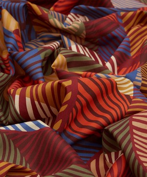 Liberty Fabrics - Tumbling Wilde Tana Lawn™ Cotton image number 3