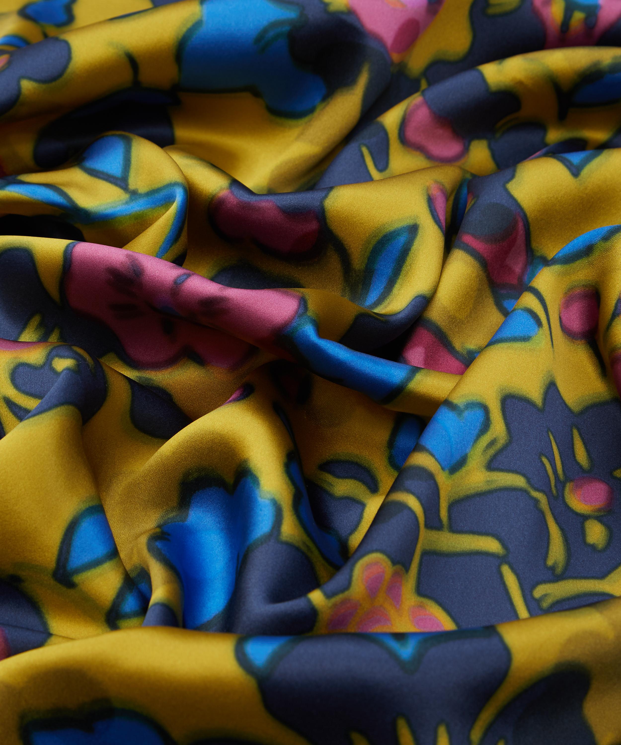 Liberty Fabrics - Betsy Shadow Silk Satin image number 3