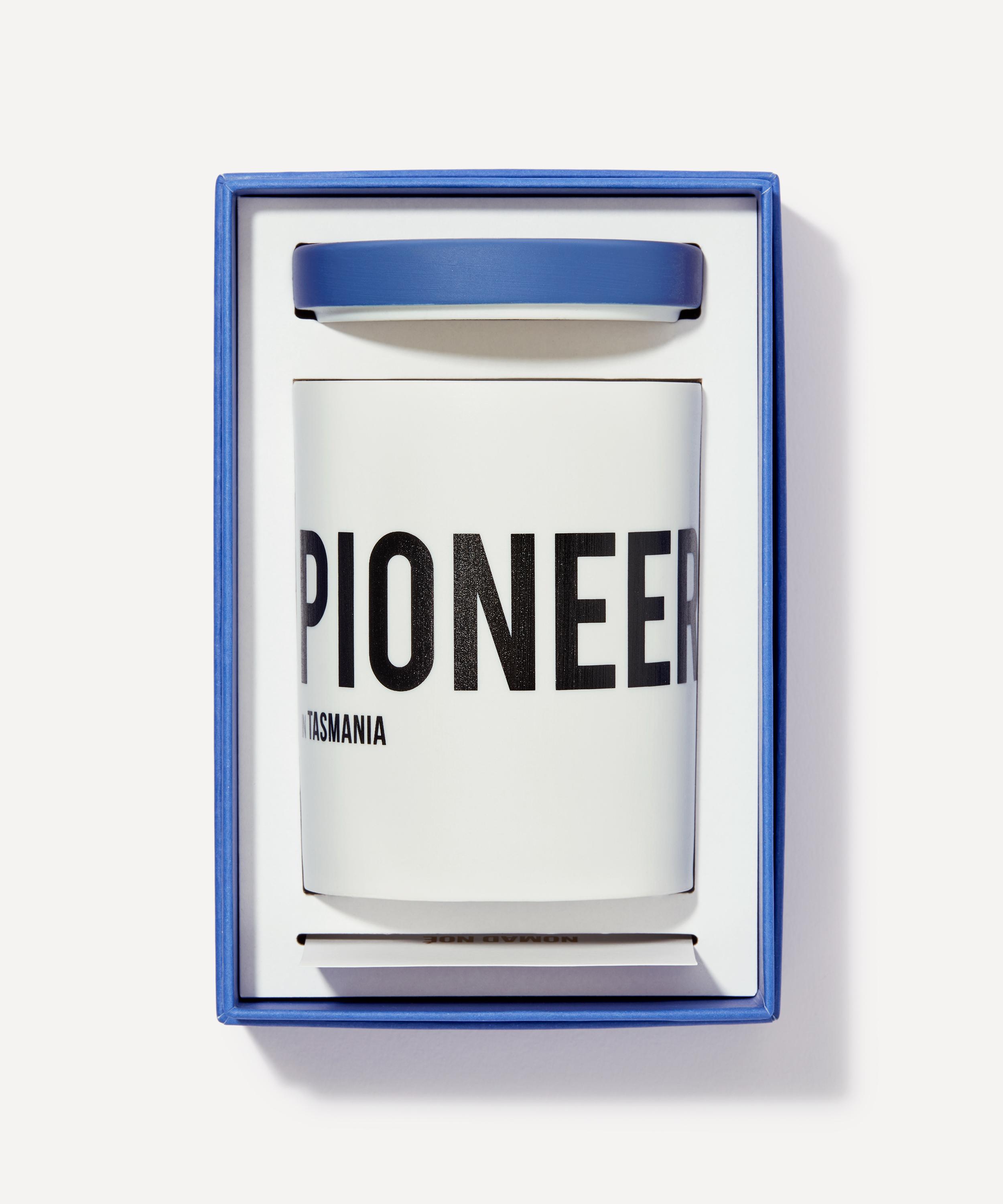 Nomad Noé - PIONEER in Tasmania Sea Salt & Coconut Scented Candle 220g image number 2