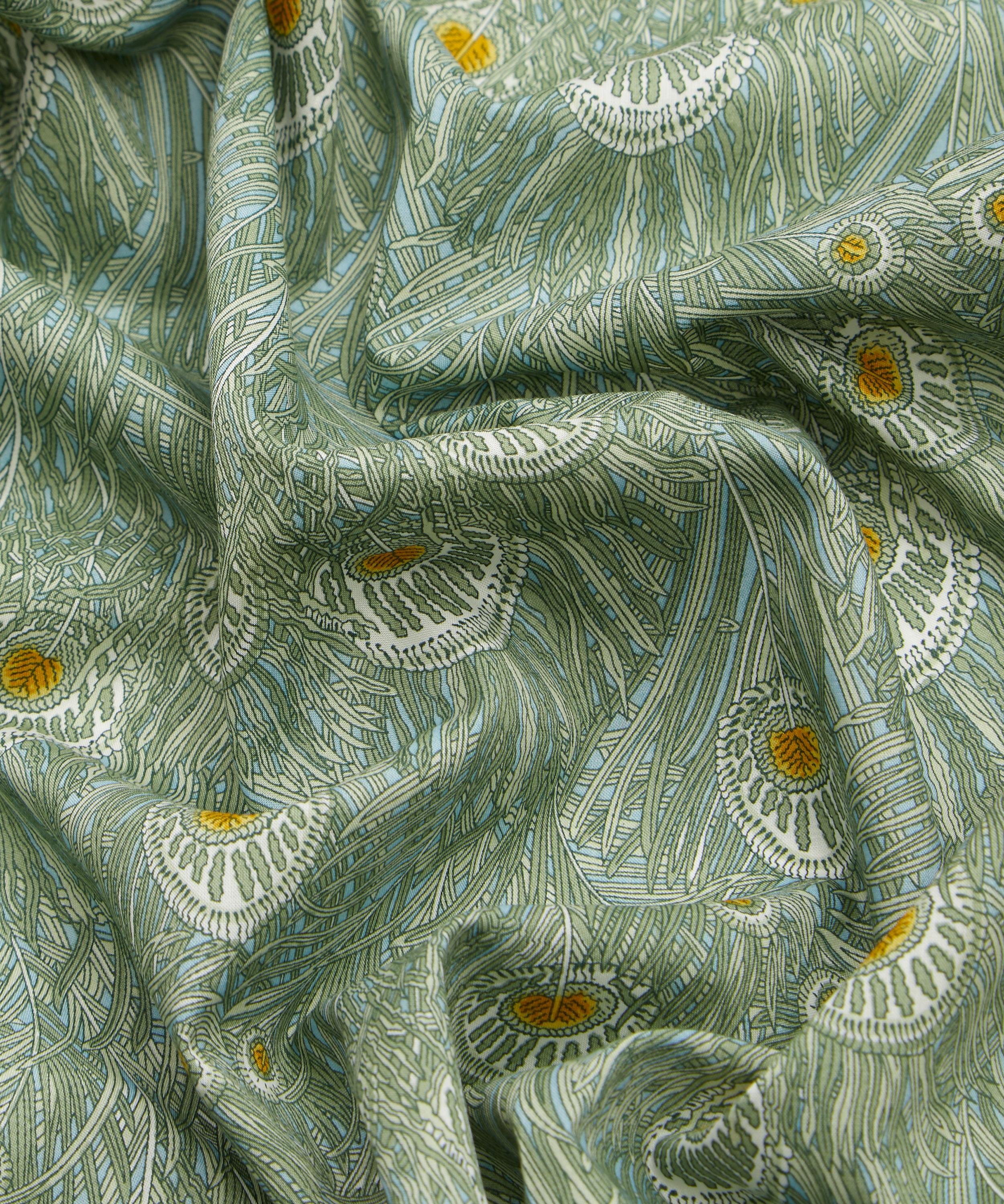 Liberty Fabrics - Queen Hera Tana Lawn™ Cotton image number 3