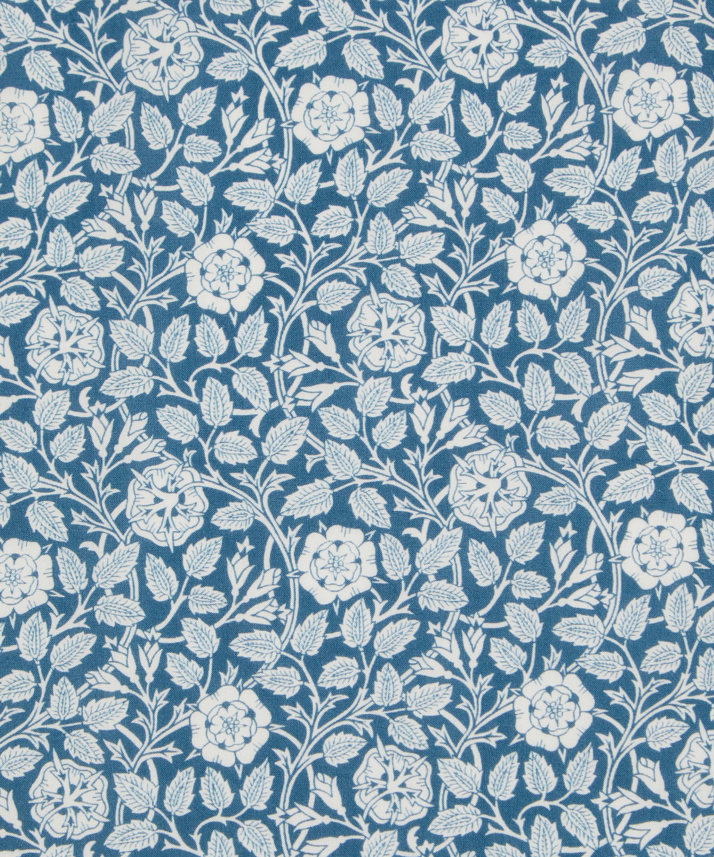 Liberty Fabrics - Woodcut Vine Tana Lawn™ Cotton image number 0