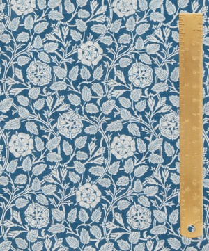 Liberty Fabrics - Woodcut Vine Tana Lawn™ Cotton image number 4